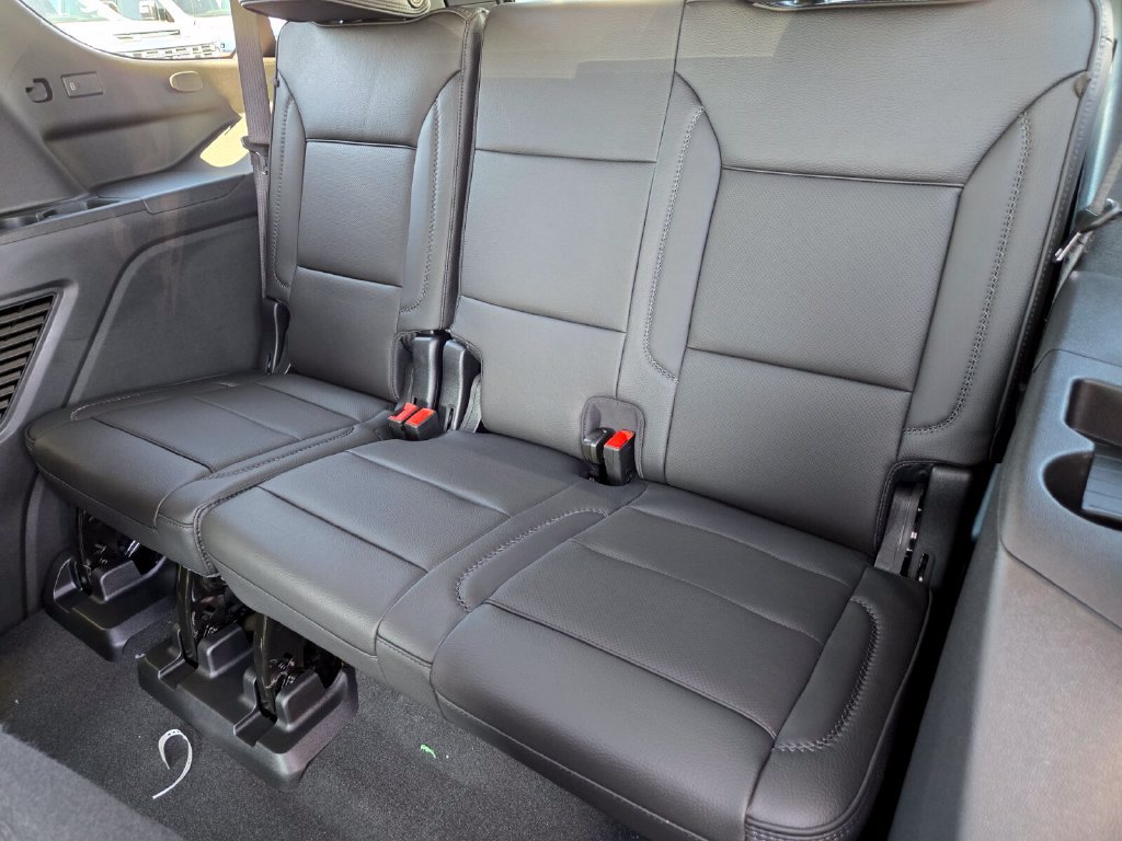 2026 GMC Yukon Denali - Photo 13