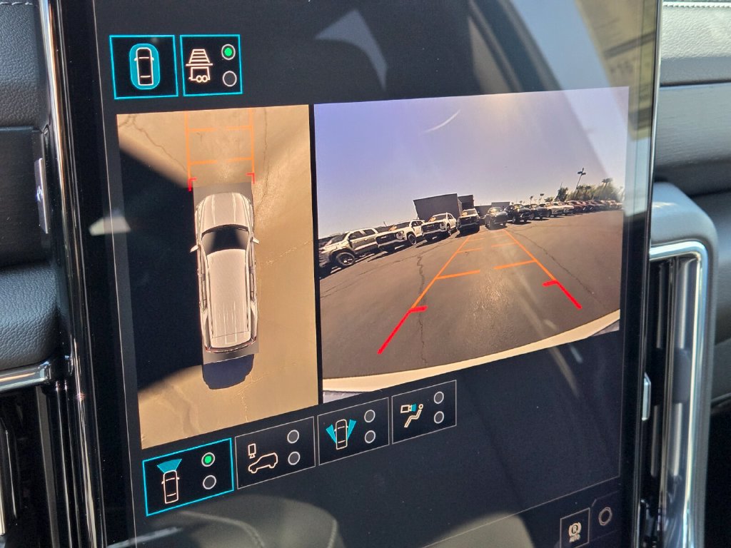 2026 GMC Yukon Denali - Photo 18