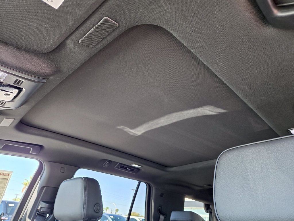 2026 GMC Yukon Denali - Photo 9