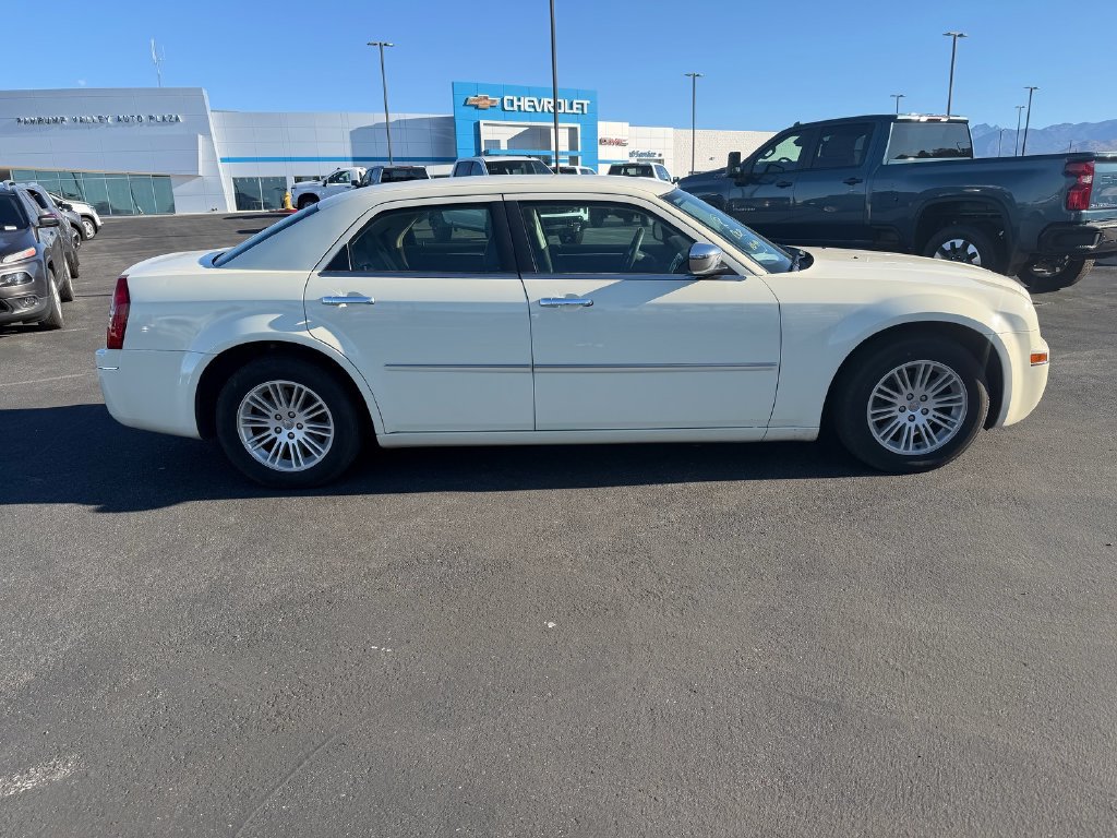 Used 2010 Chrysler 300 Executive Series with VIN 2C3CA5CV6AH233106 for sale in Pahrump, NV