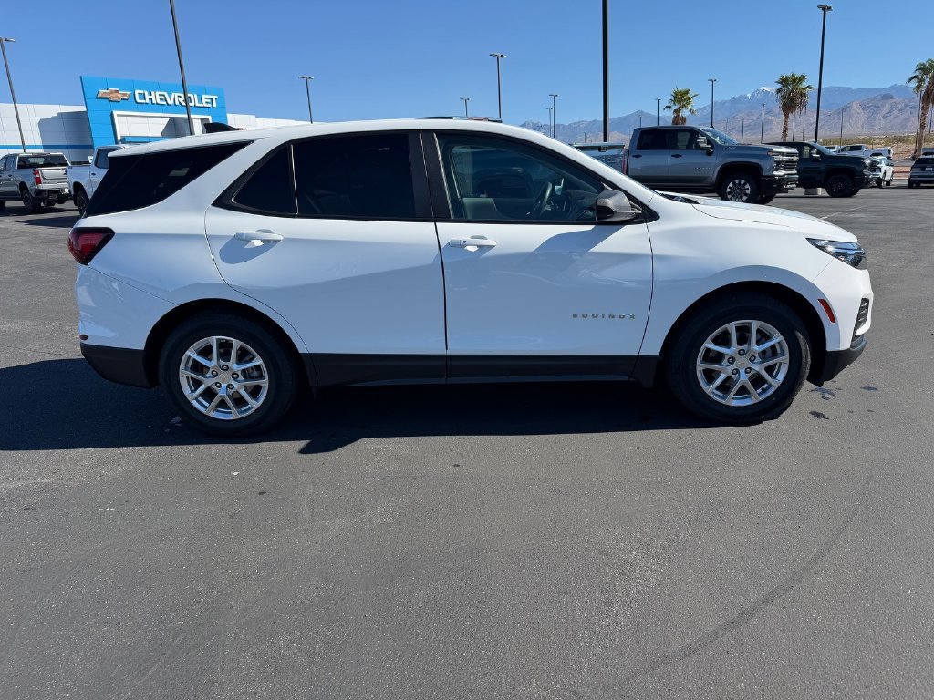 Used 2022 Chevrolet Equinox LS with VIN 3GNAXHEV1NS218362 for sale in Pahrump, NV