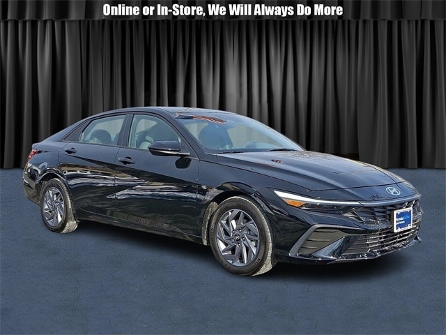 2024 Hyundai Elantra SEL's photo