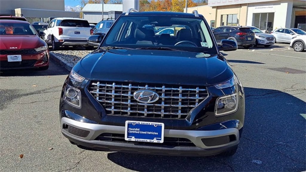Used 2023 Hyundai Venue SEL SUV