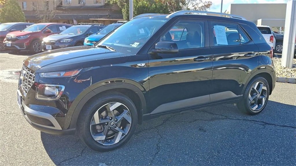 Used 2023 Hyundai Venue SEL SUV