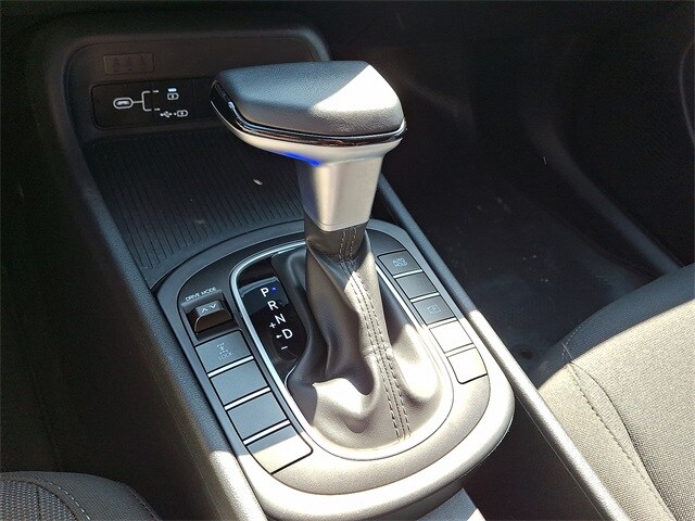 2024 Hyundai Kona SEL photo 4
