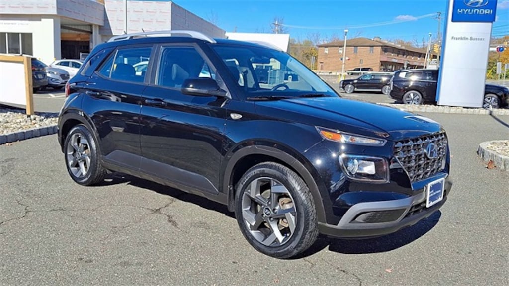Used 2023 Hyundai Venue SEL SUV