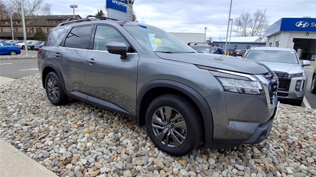 Used 2022 Nissan Pathfinder SV with VIN 5N1DR3BC4NC242551 for sale in Sussex, NJ