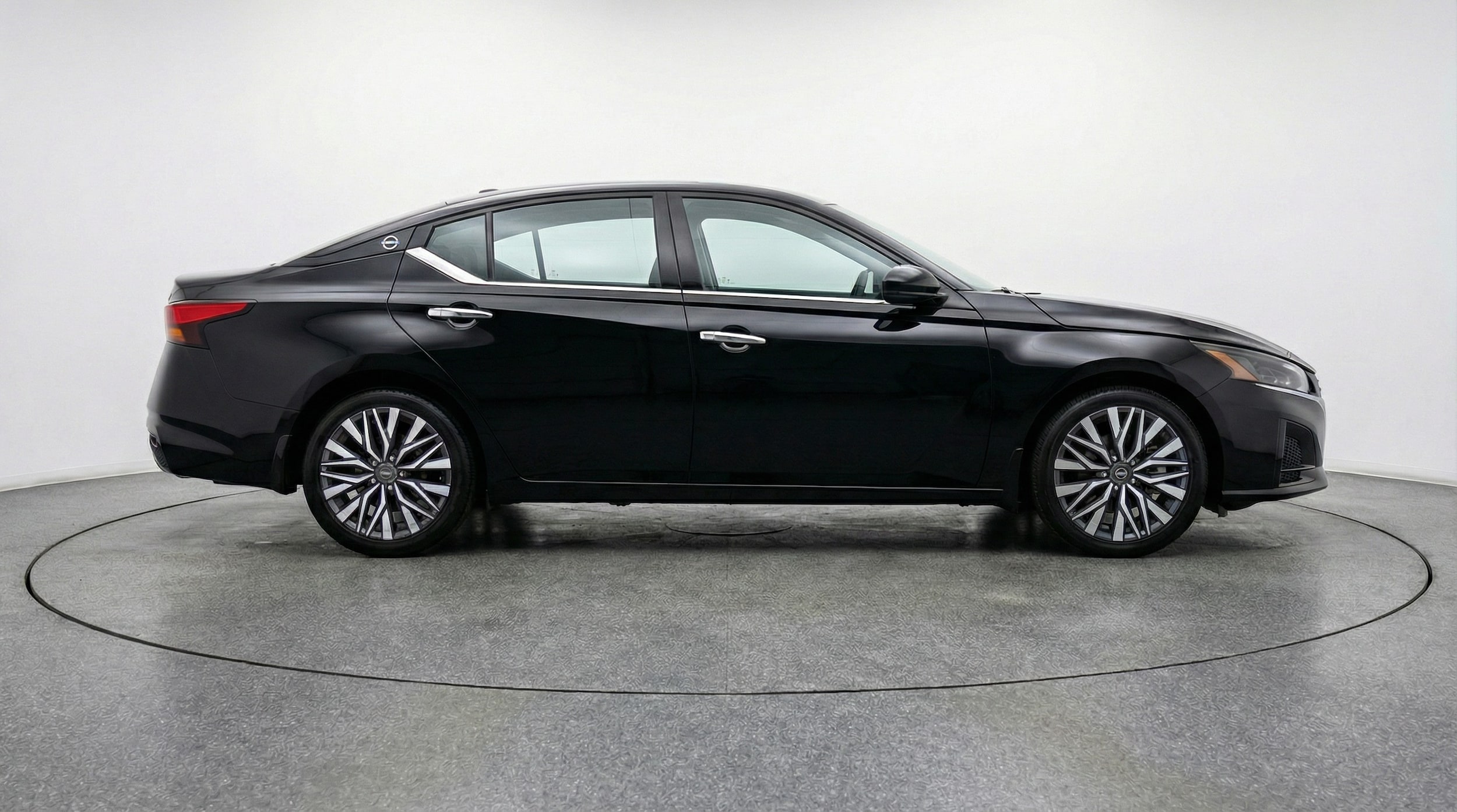 Thumbnail: 2025 Nissan Altima - 8