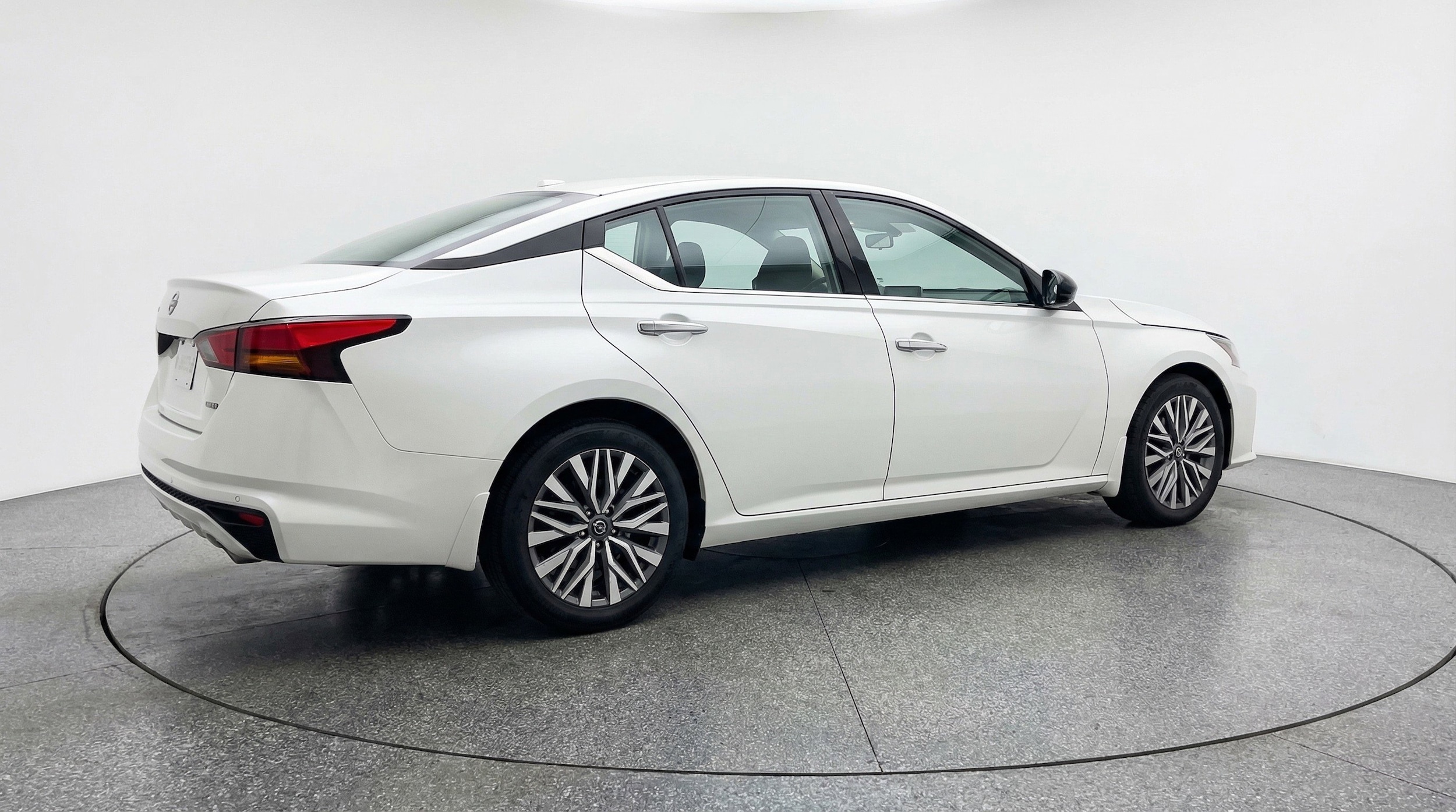 Thumbnail: 2025 Nissan Altima - 9