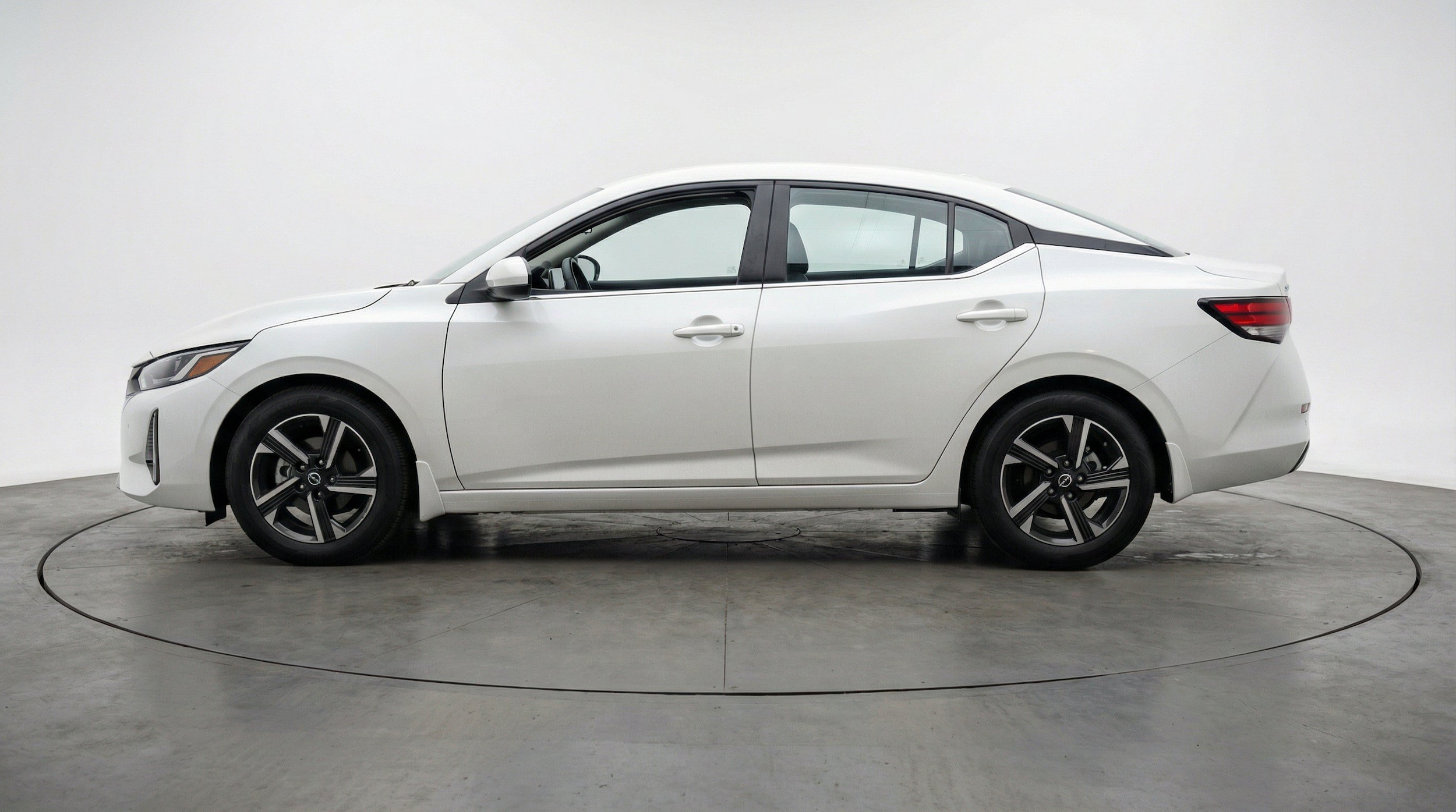 Thumbnail: 2025 Nissan Sentra - 5