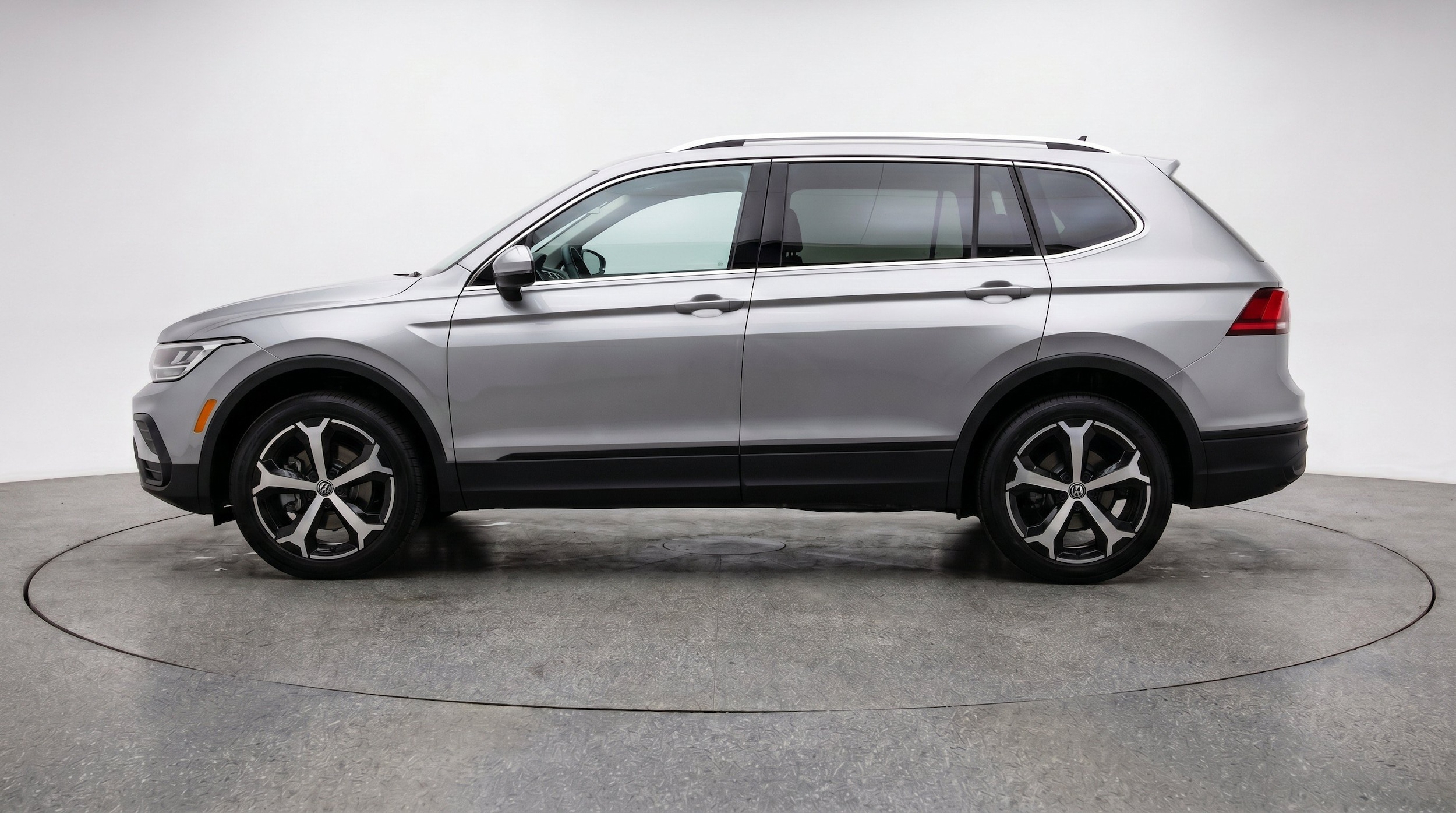 Thumbnail: 2026 Volkswagen Tiguan - 5