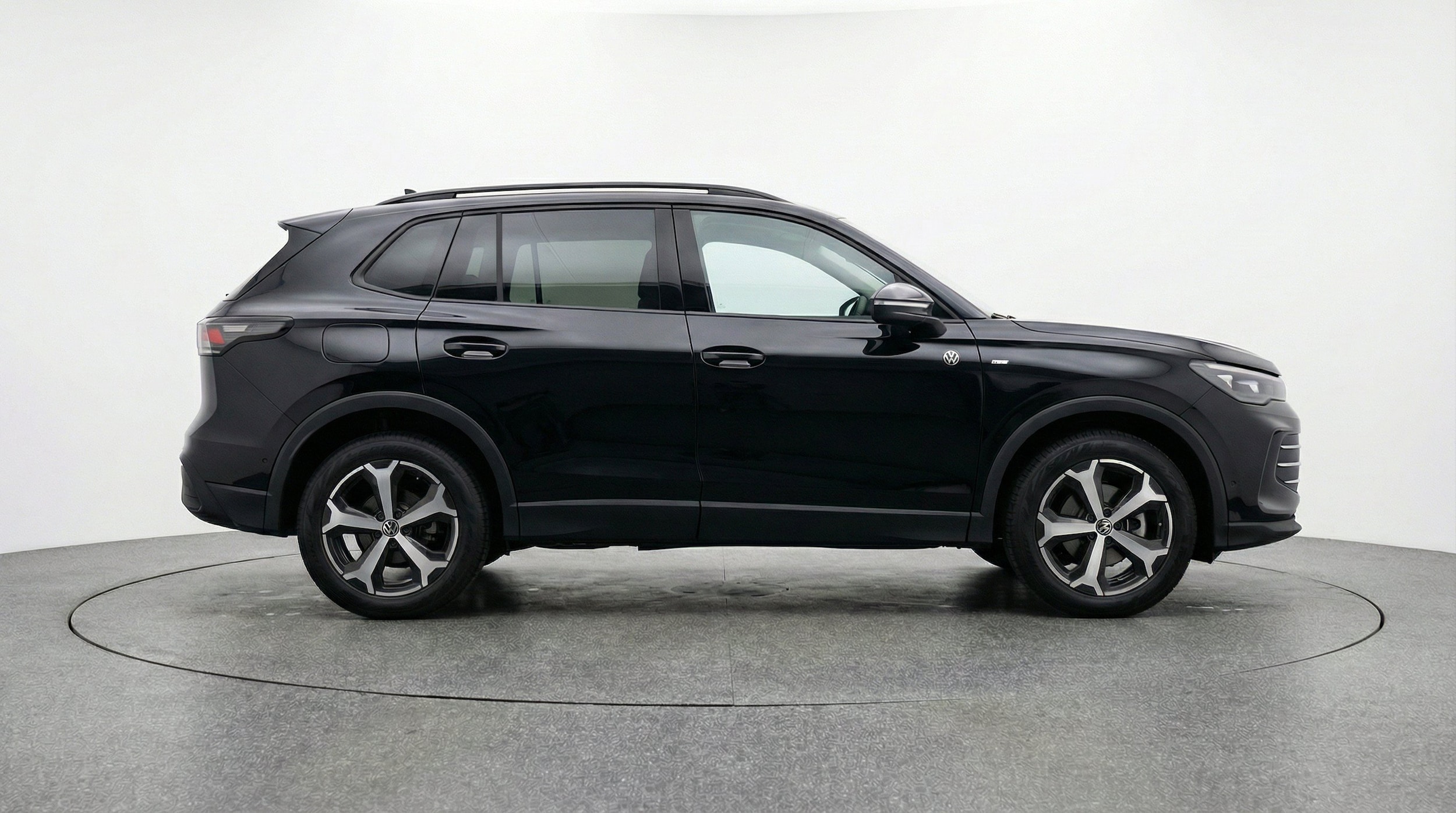 Thumbnail: 2026 Volkswagen Tiguan - 11