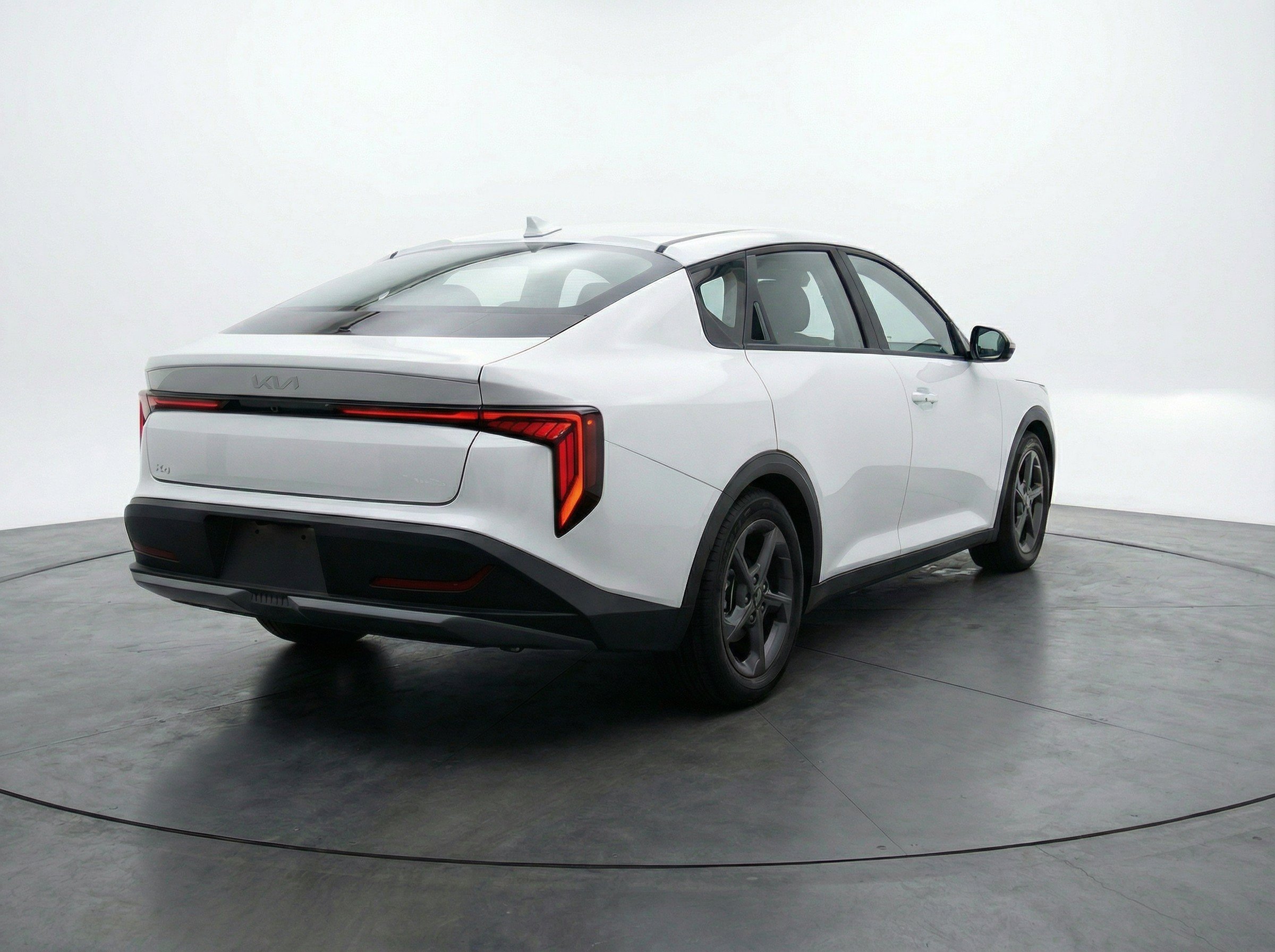 2025 Kia K4 LXS - Photo 8
