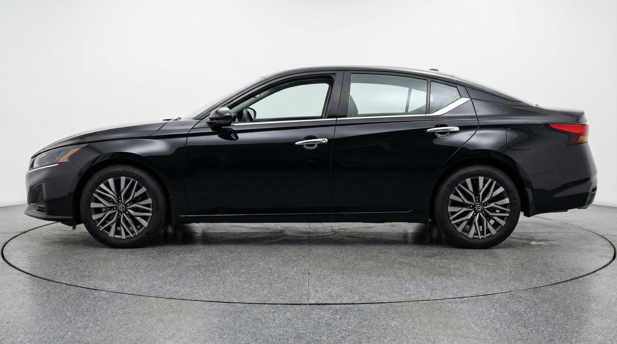 Thumbnail: 2025 Nissan Altima - 4