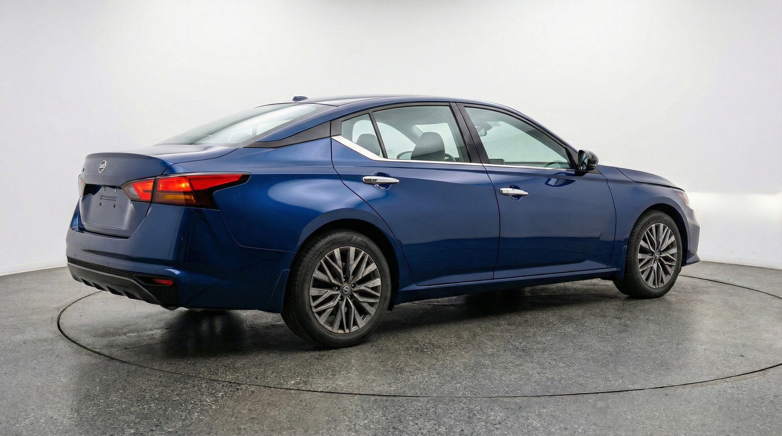 Thumbnail: 2025 Nissan Altima - 9