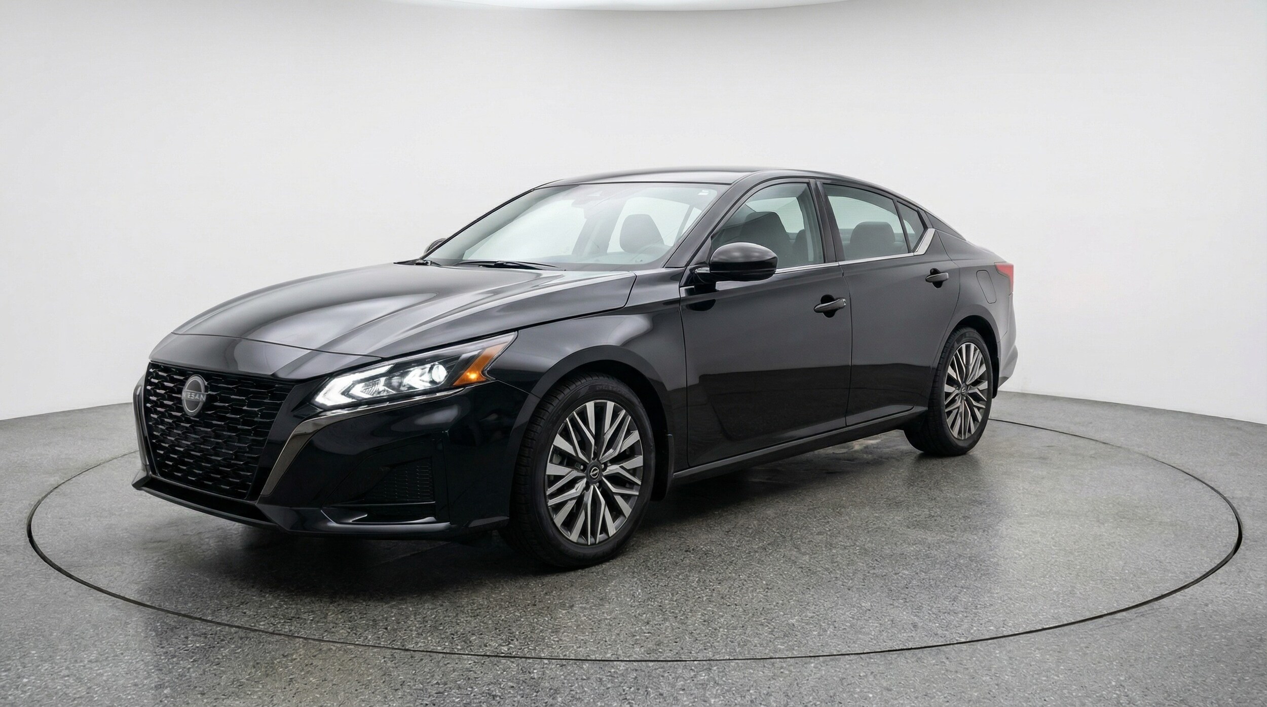 Thumbnail: 2025 Nissan Altima - 3