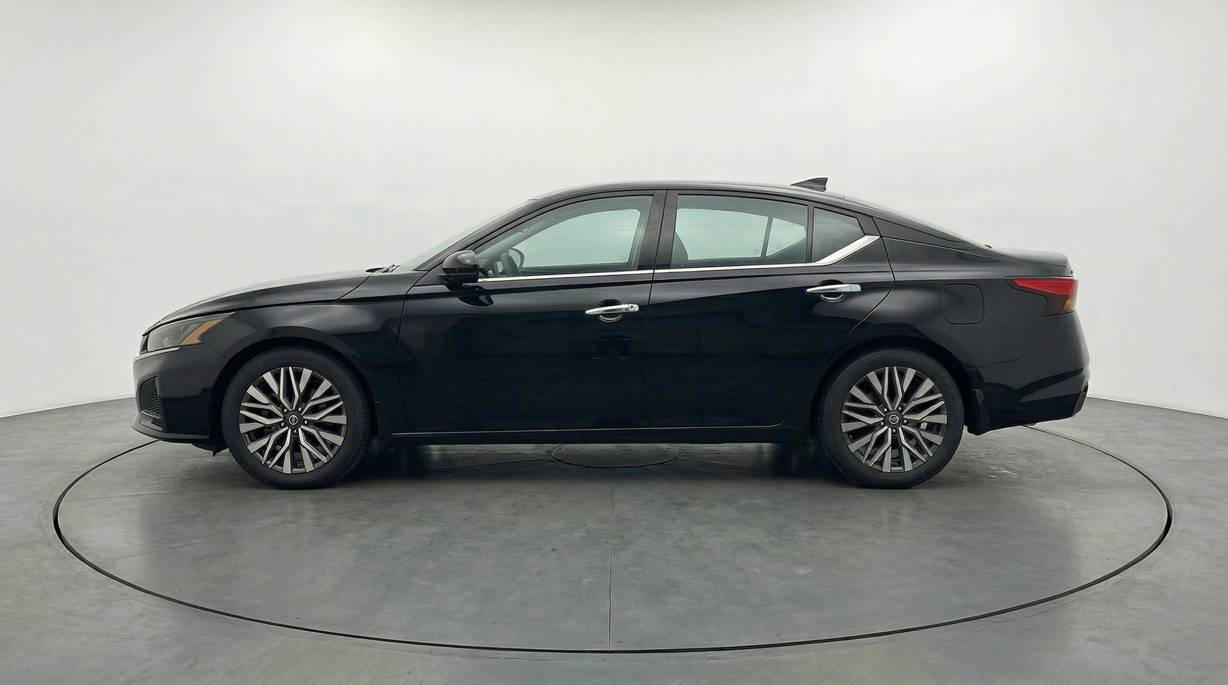 Thumbnail: 2025 Nissan Altima - 4