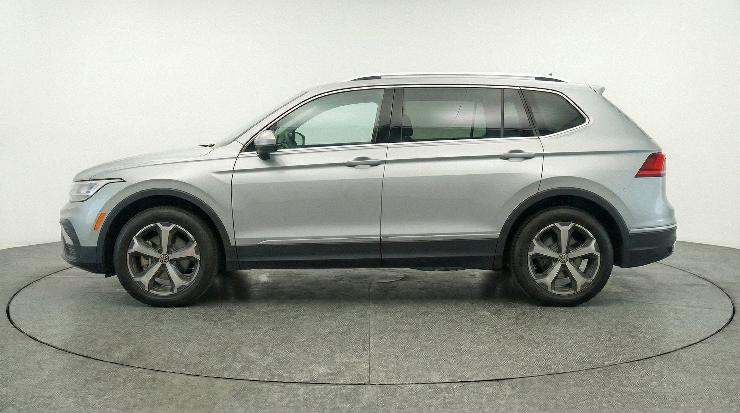 Thumbnail: 2026 Volkswagen Tiguan - 5
