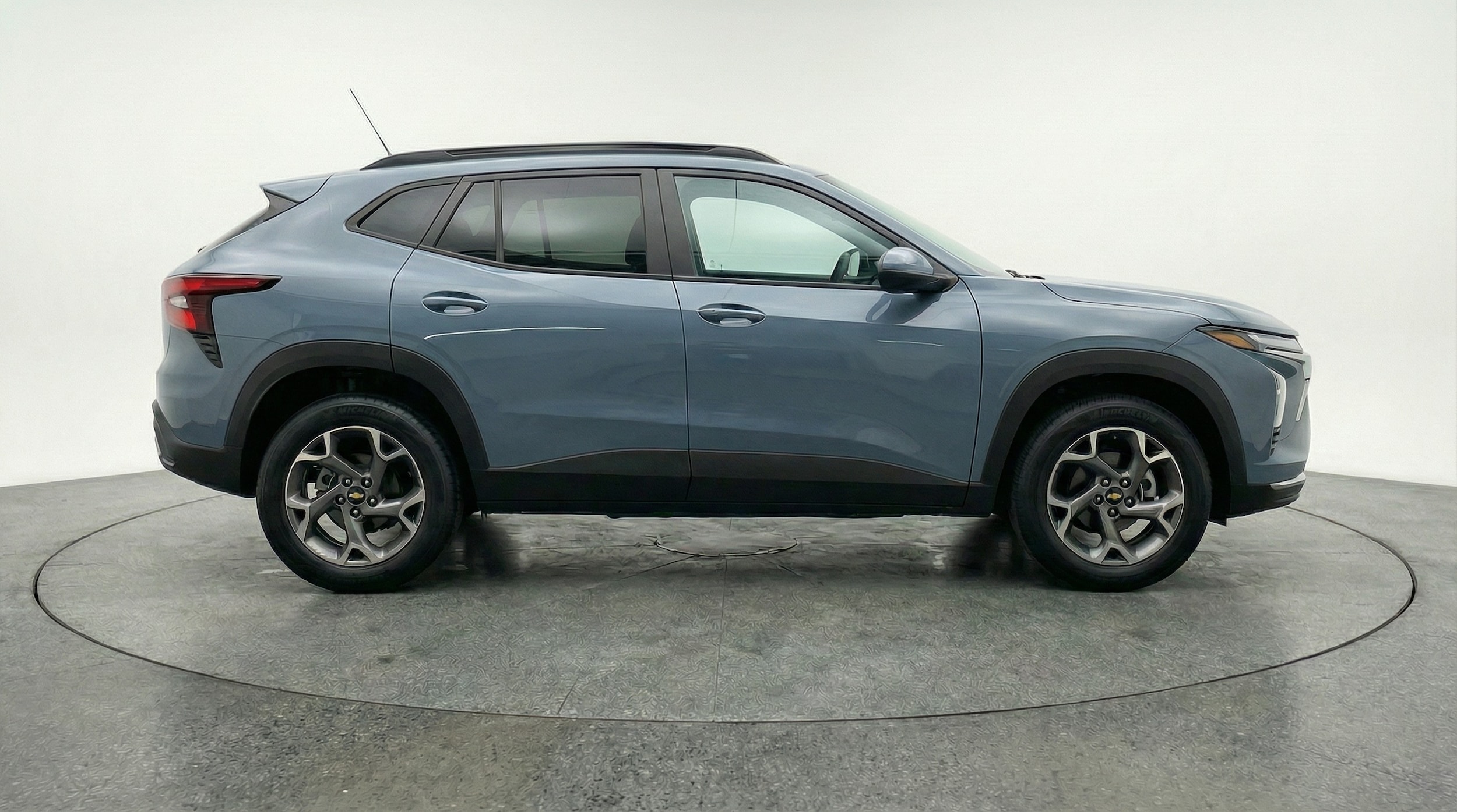 Thumbnail: 2025 Chevrolet Trax - 8