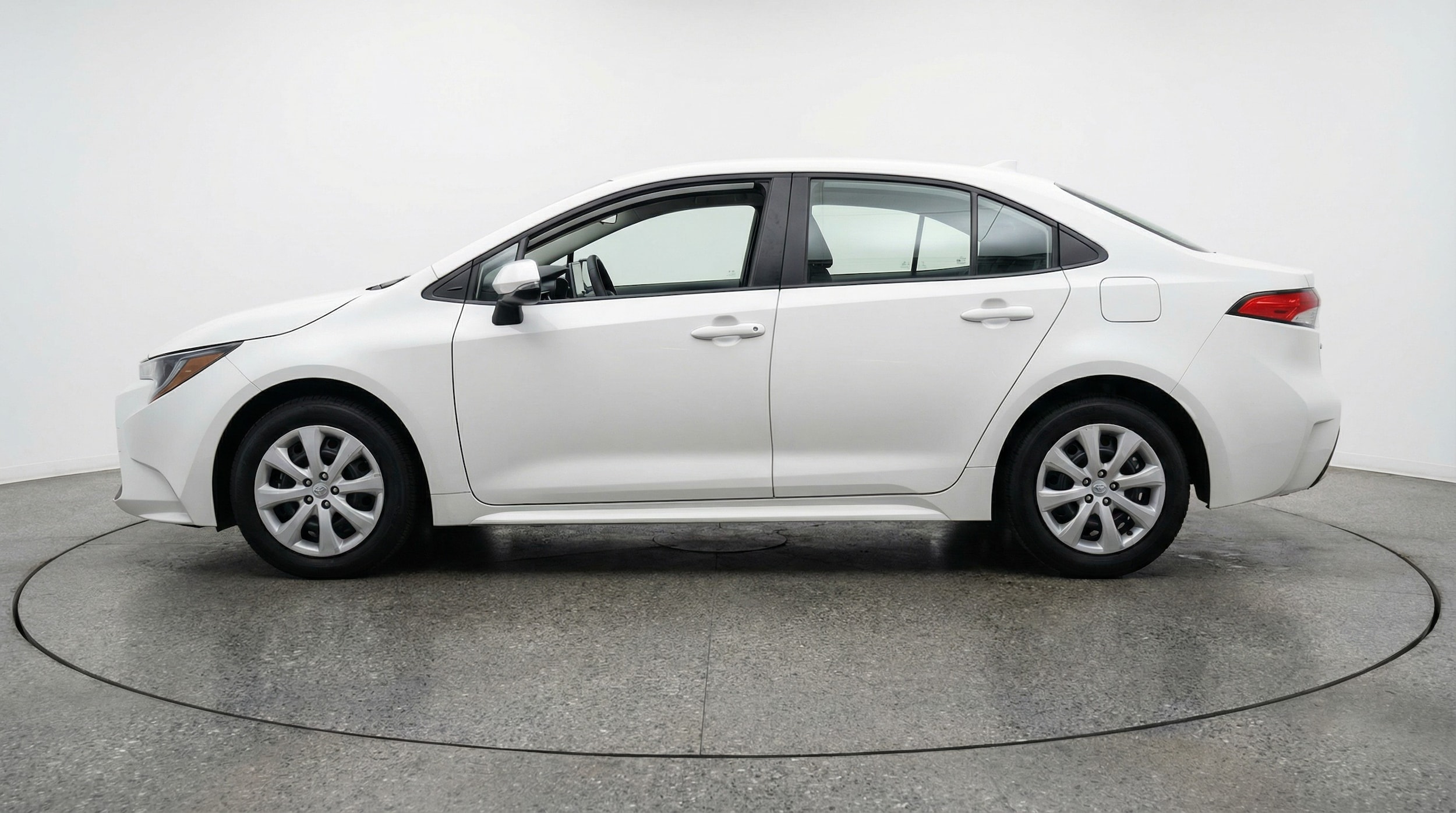 Thumbnail: 2025 Toyota Corolla - 4