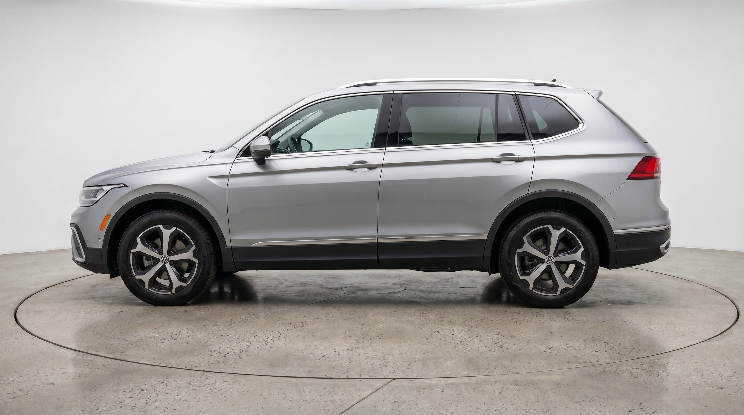 Thumbnail: 2026 Volkswagen Tiguan - 5