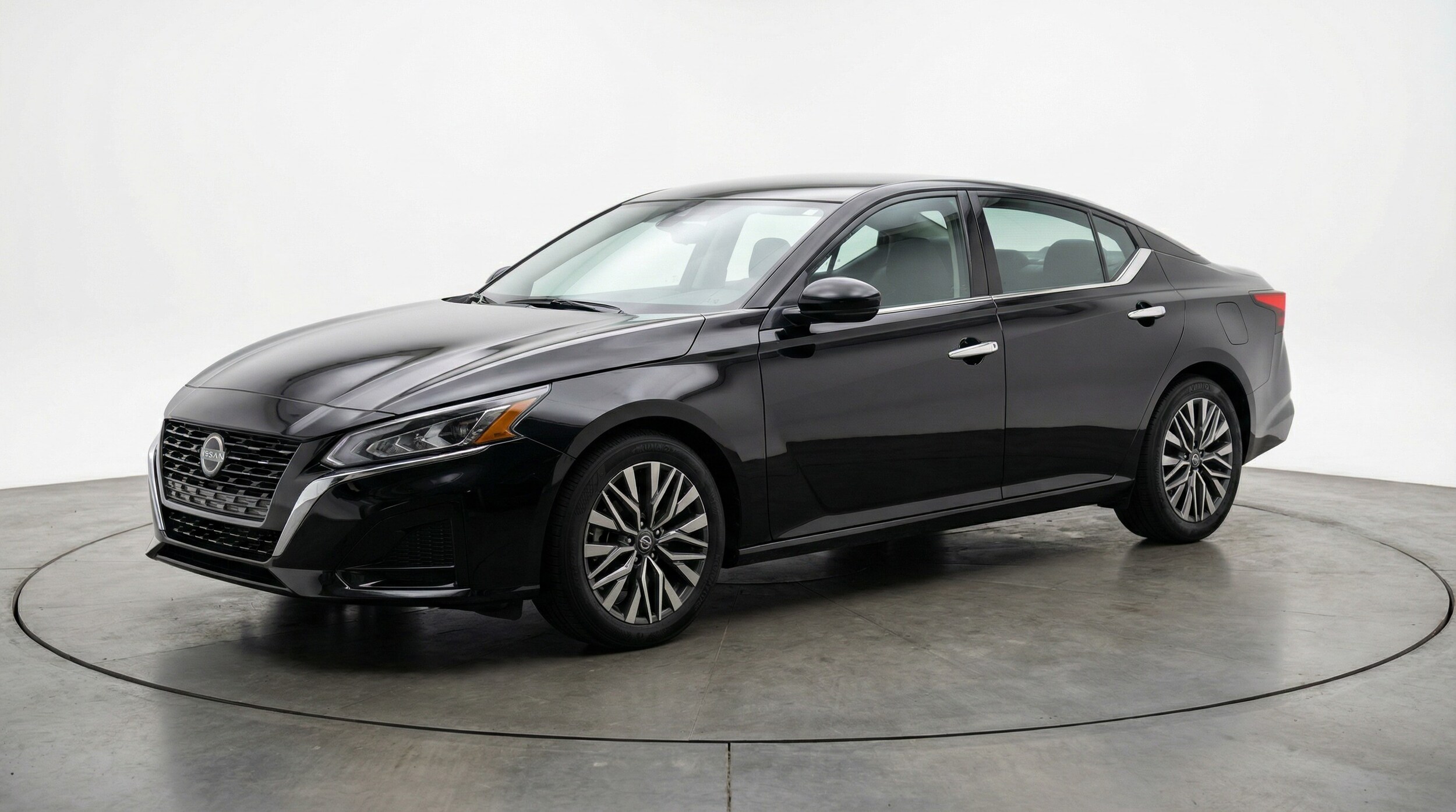 Thumbnail: 2025 Nissan Altima - 3