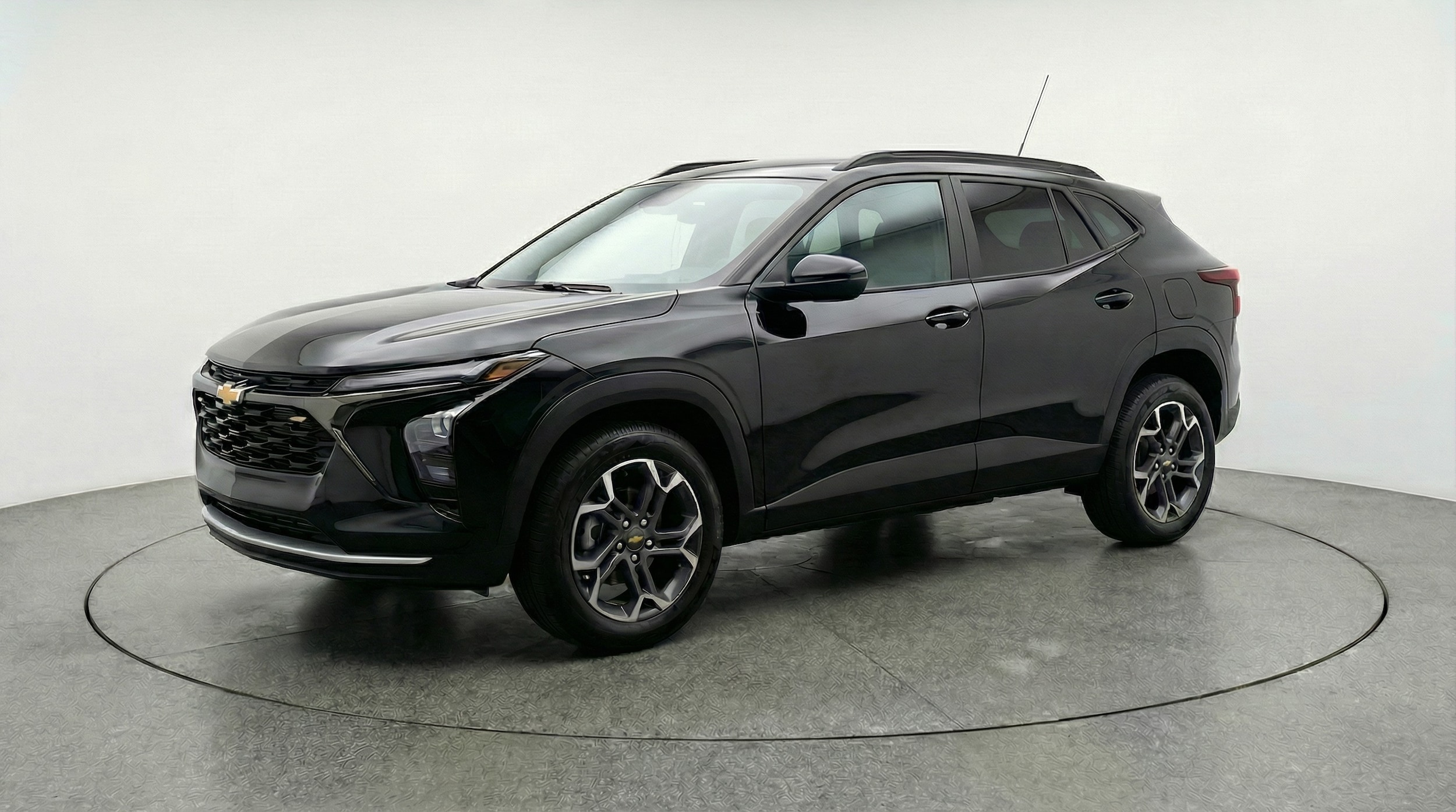 Thumbnail: 2025 Chevrolet Trax - 3