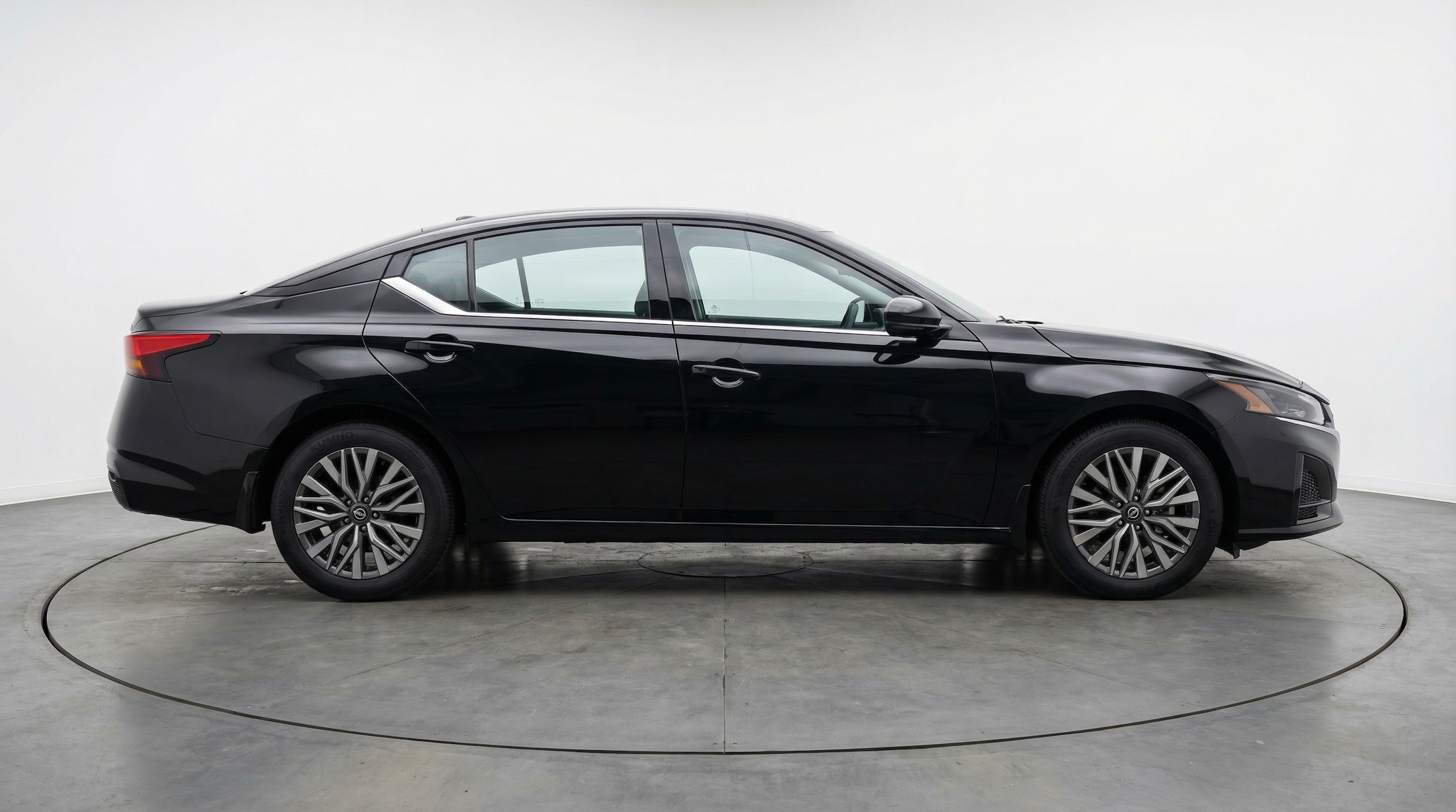 Thumbnail: 2025 Nissan Altima - 8