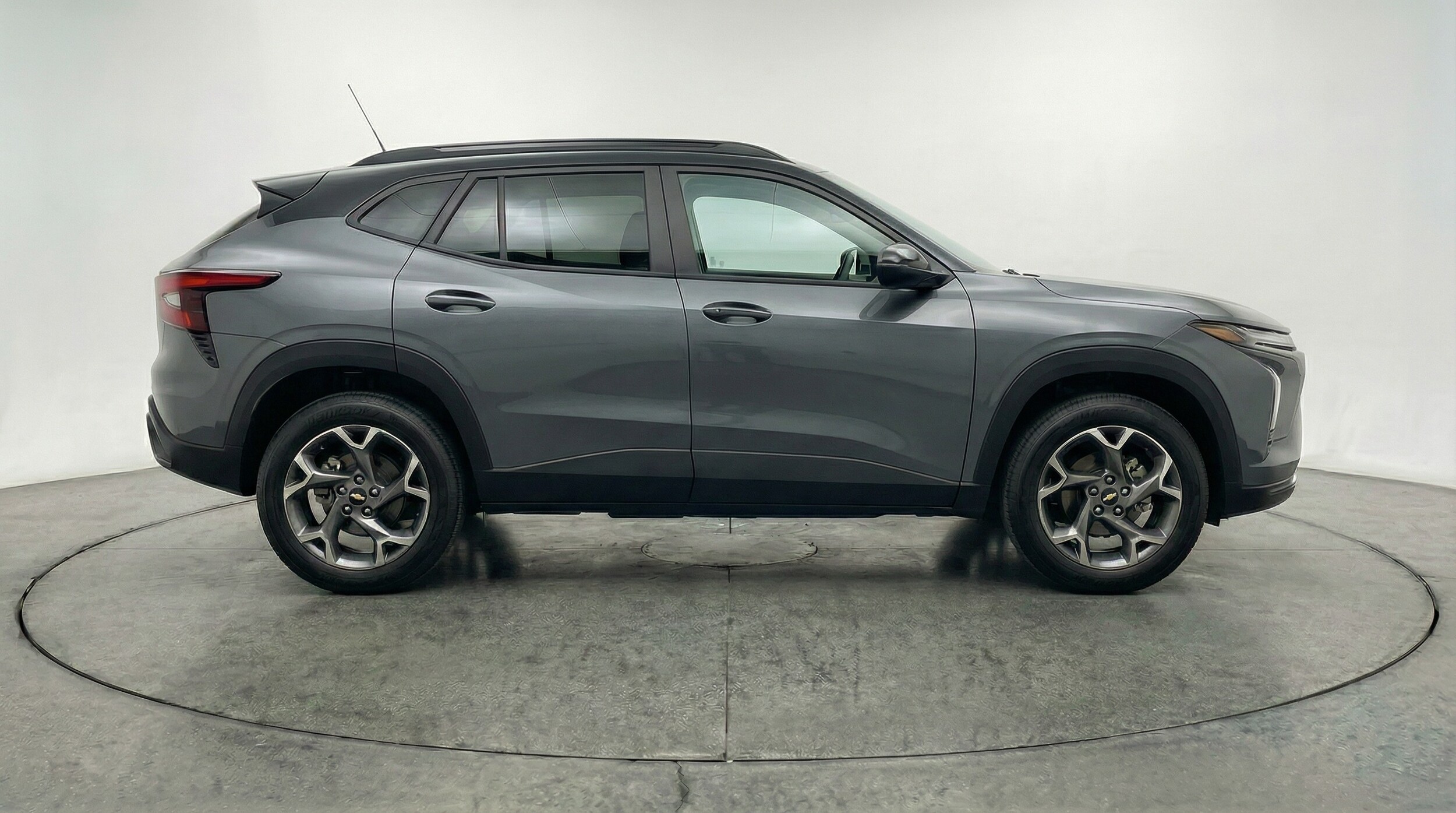 Thumbnail: 2025 Chevrolet Trax - 8