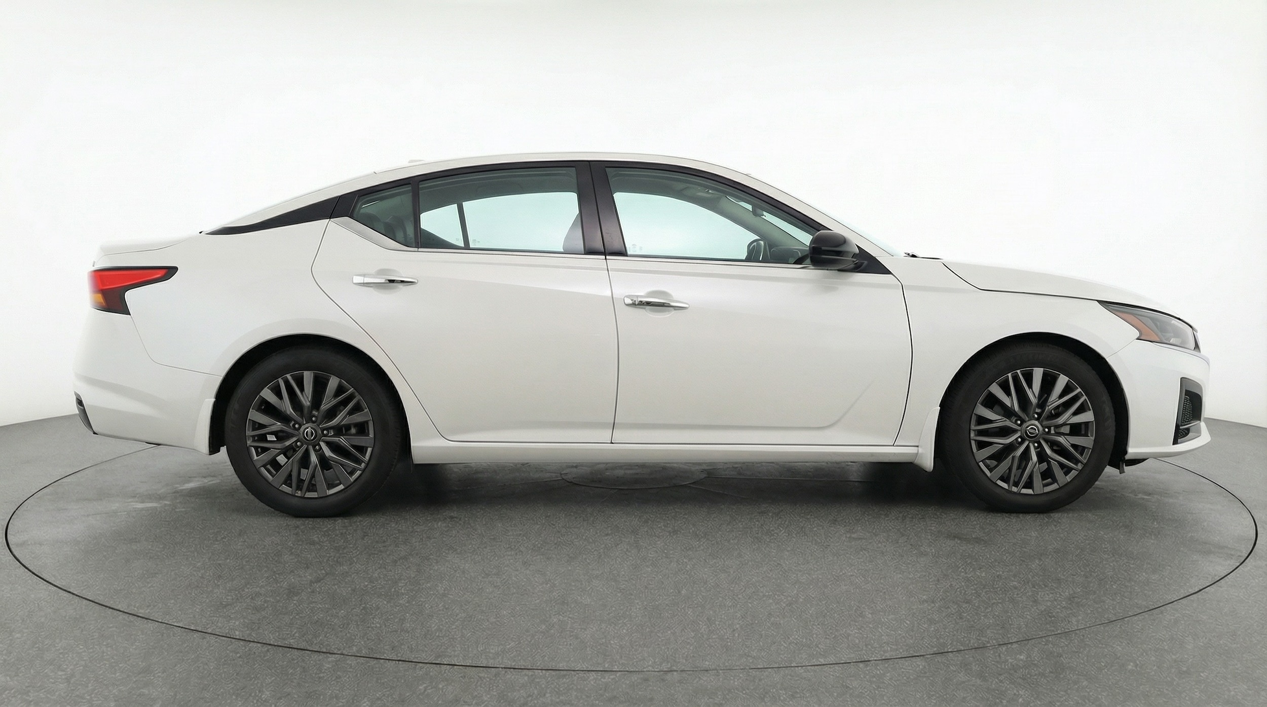 Thumbnail: 2025 Nissan Altima - 8