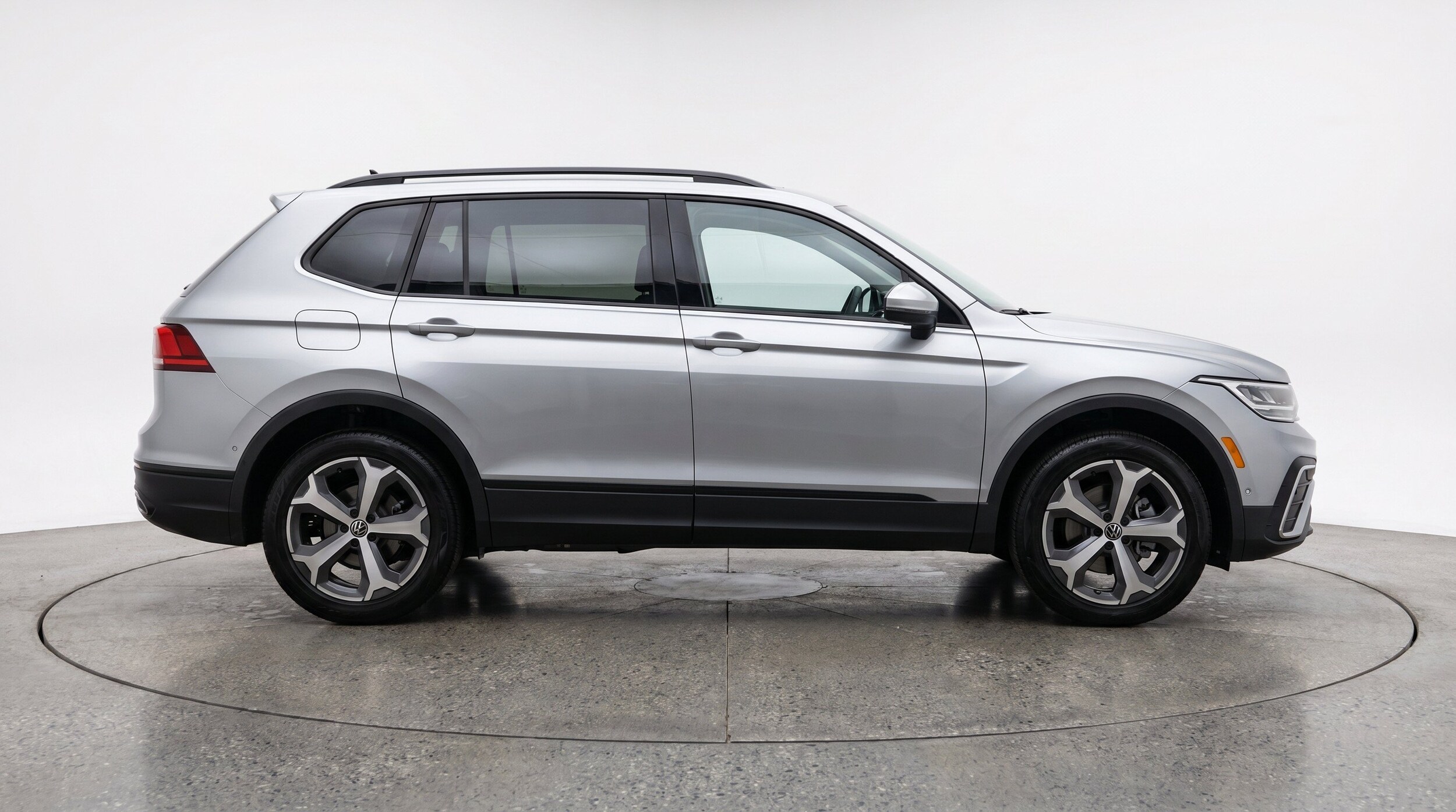Thumbnail: 2026 Volkswagen Tiguan - 11
