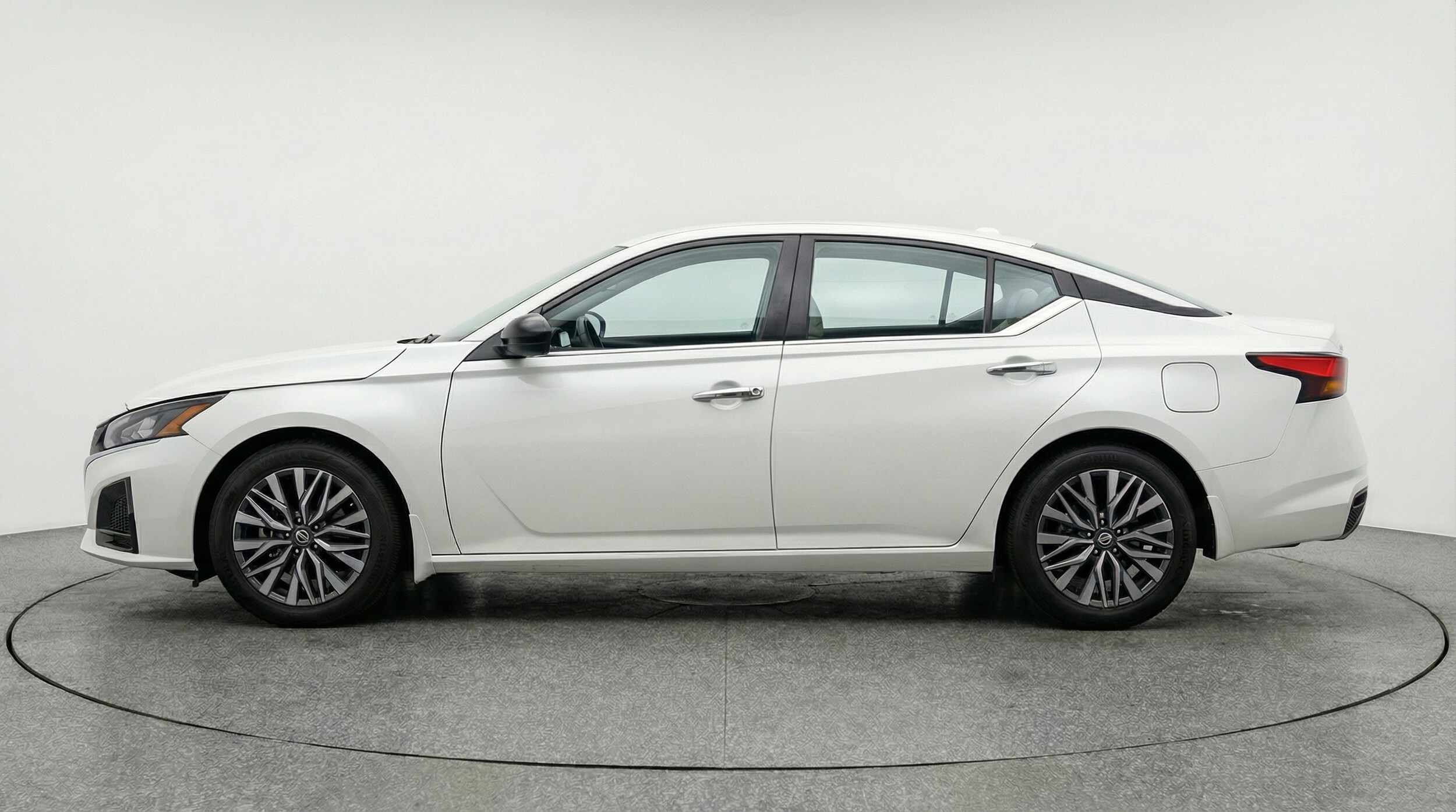 Thumbnail: 2025 Nissan Altima - 4