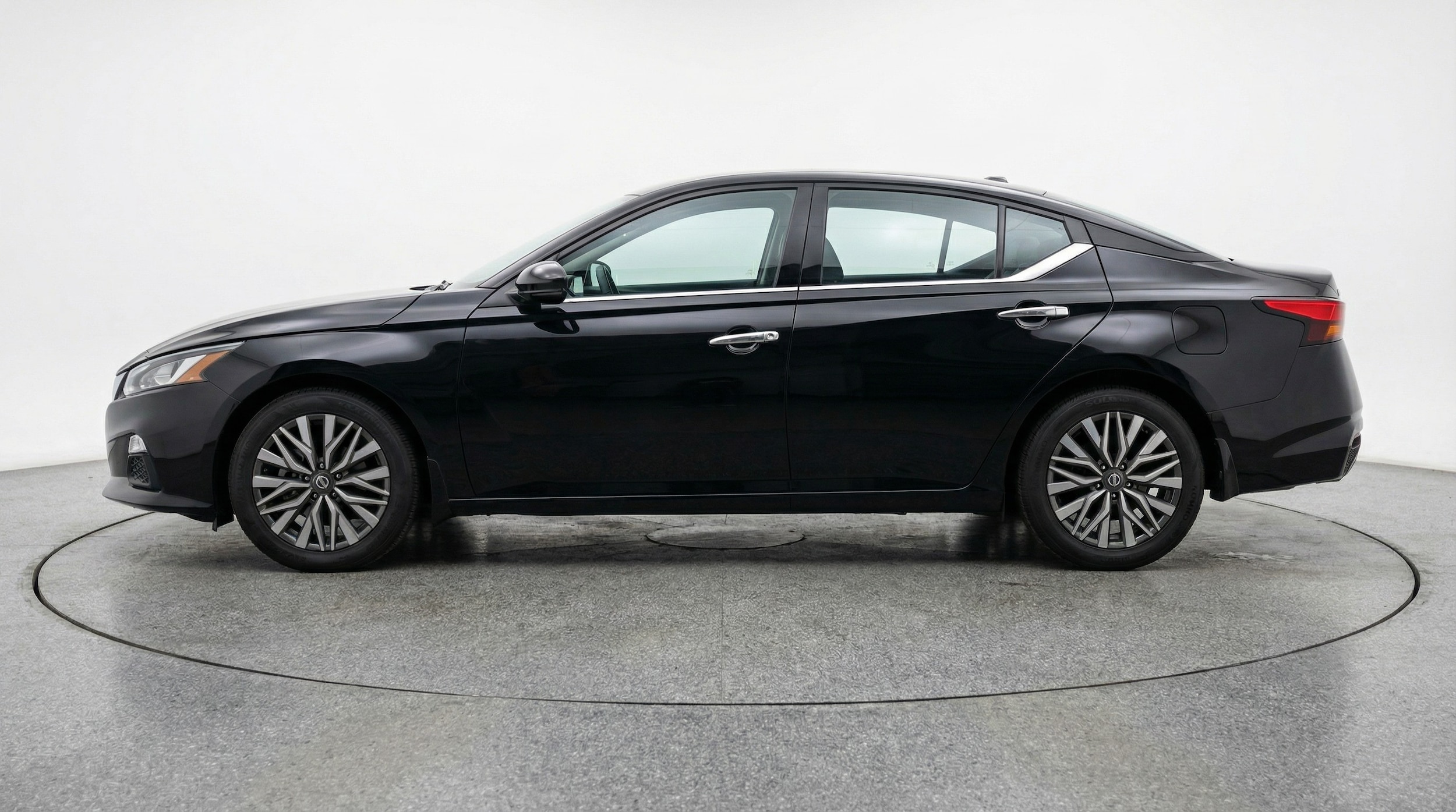 Thumbnail: 2025 Nissan Altima - 4