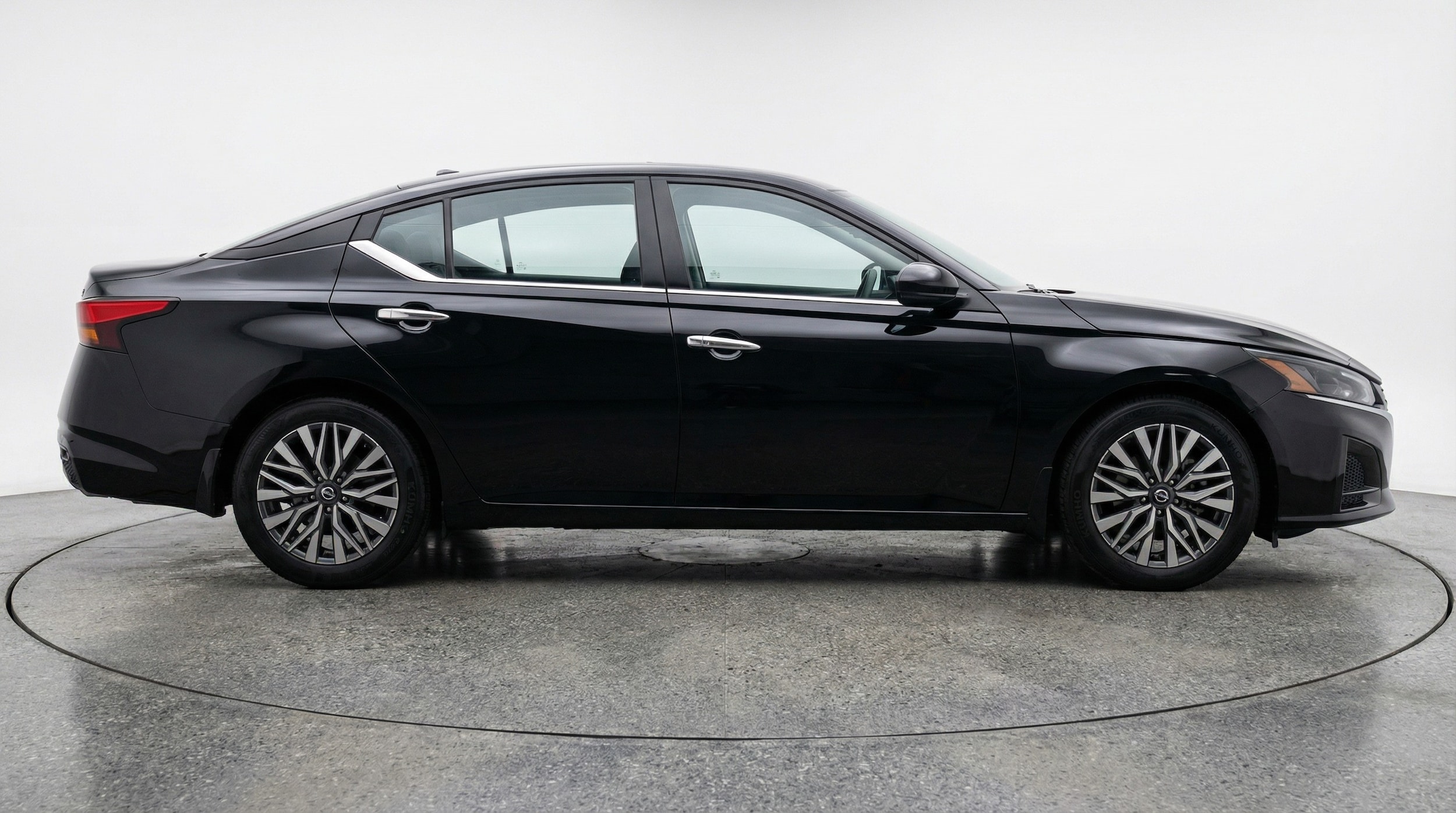 Thumbnail: 2025 Nissan Altima - 8