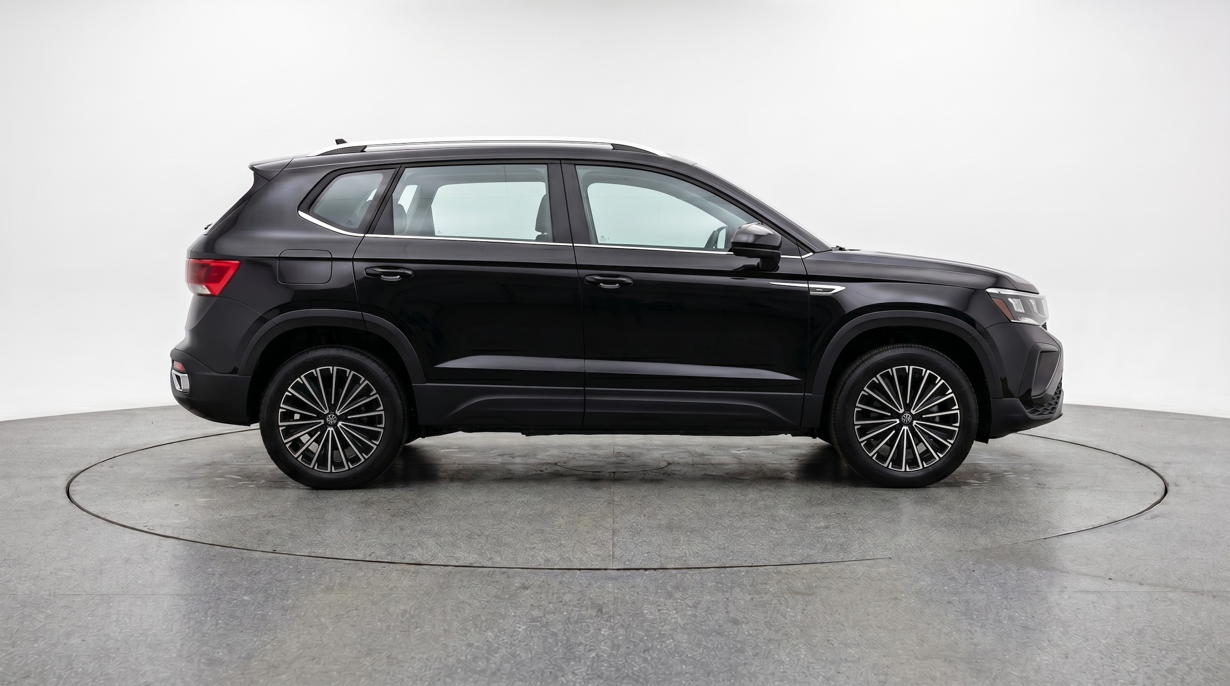 Thumbnail: 2025 Volkswagen Taos - 8