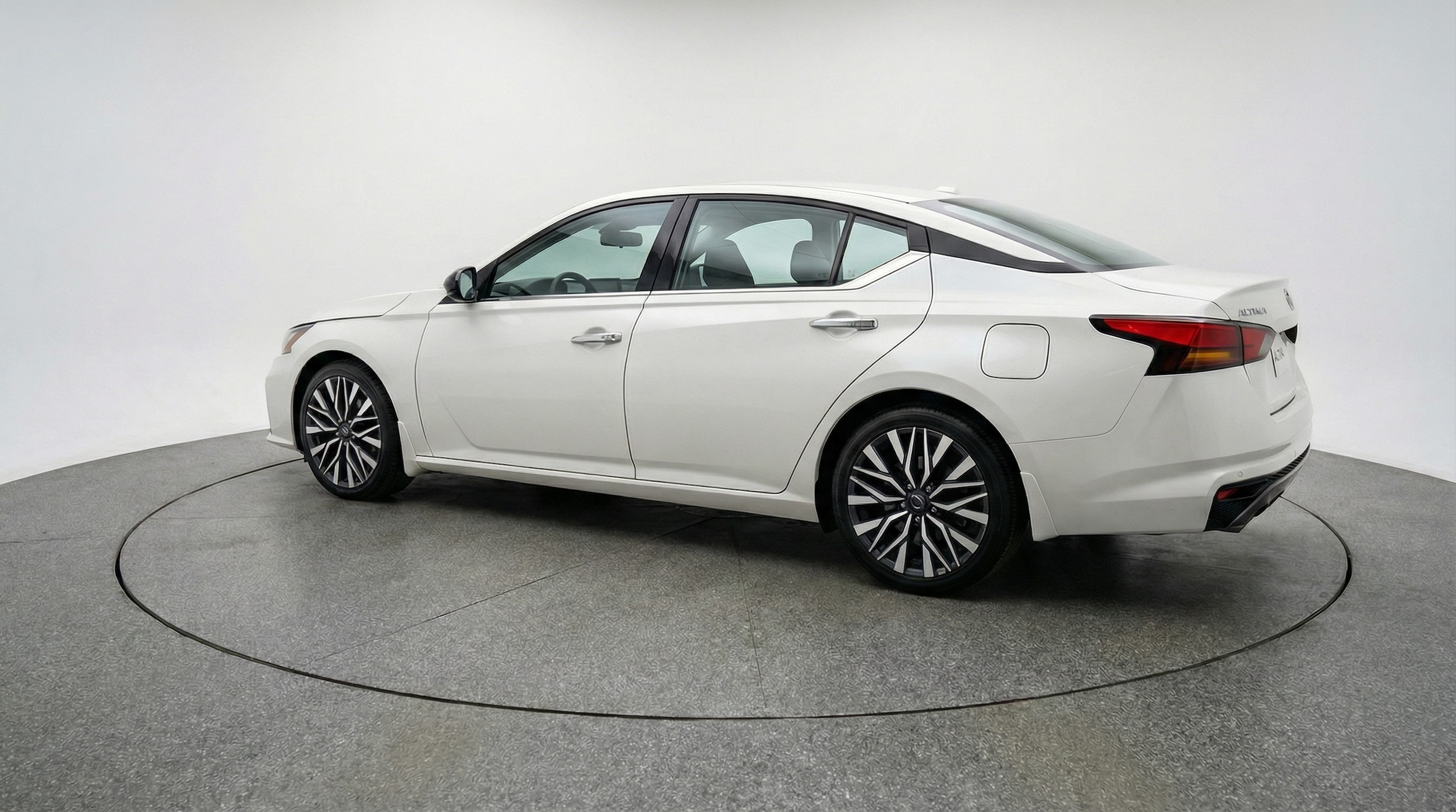 Thumbnail: 2025 Nissan Altima - 5