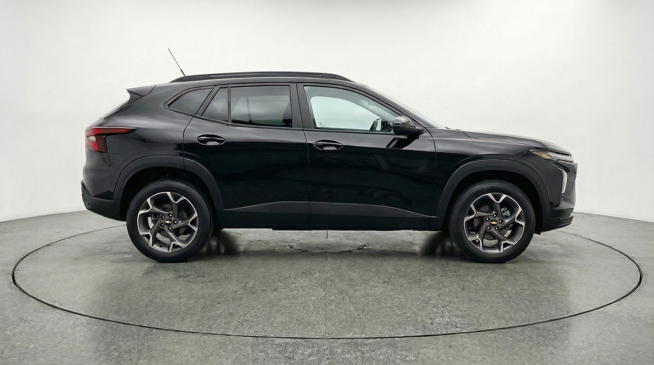 Thumbnail: 2025 Chevrolet Trax - 8