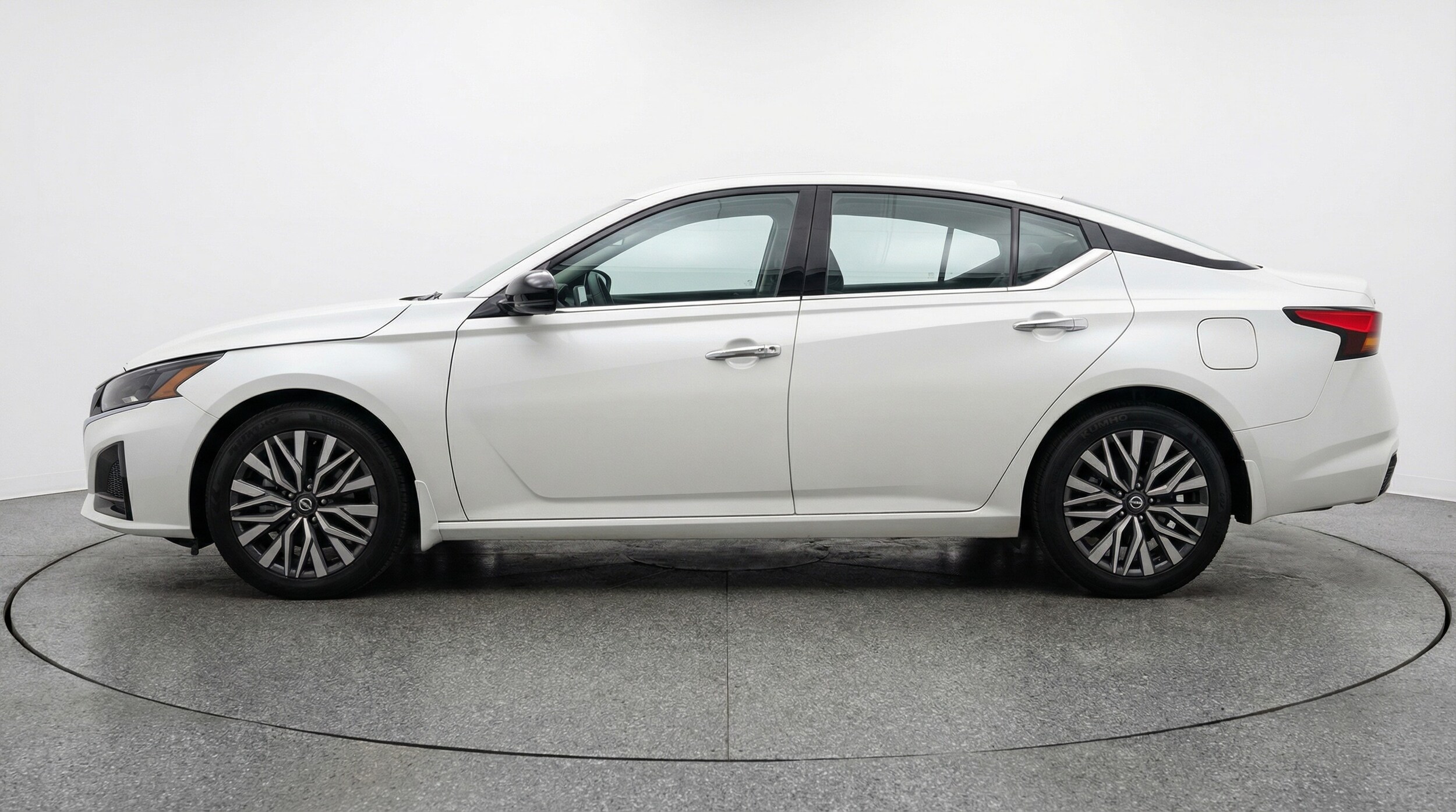 Thumbnail: 2025 Nissan Altima - 4