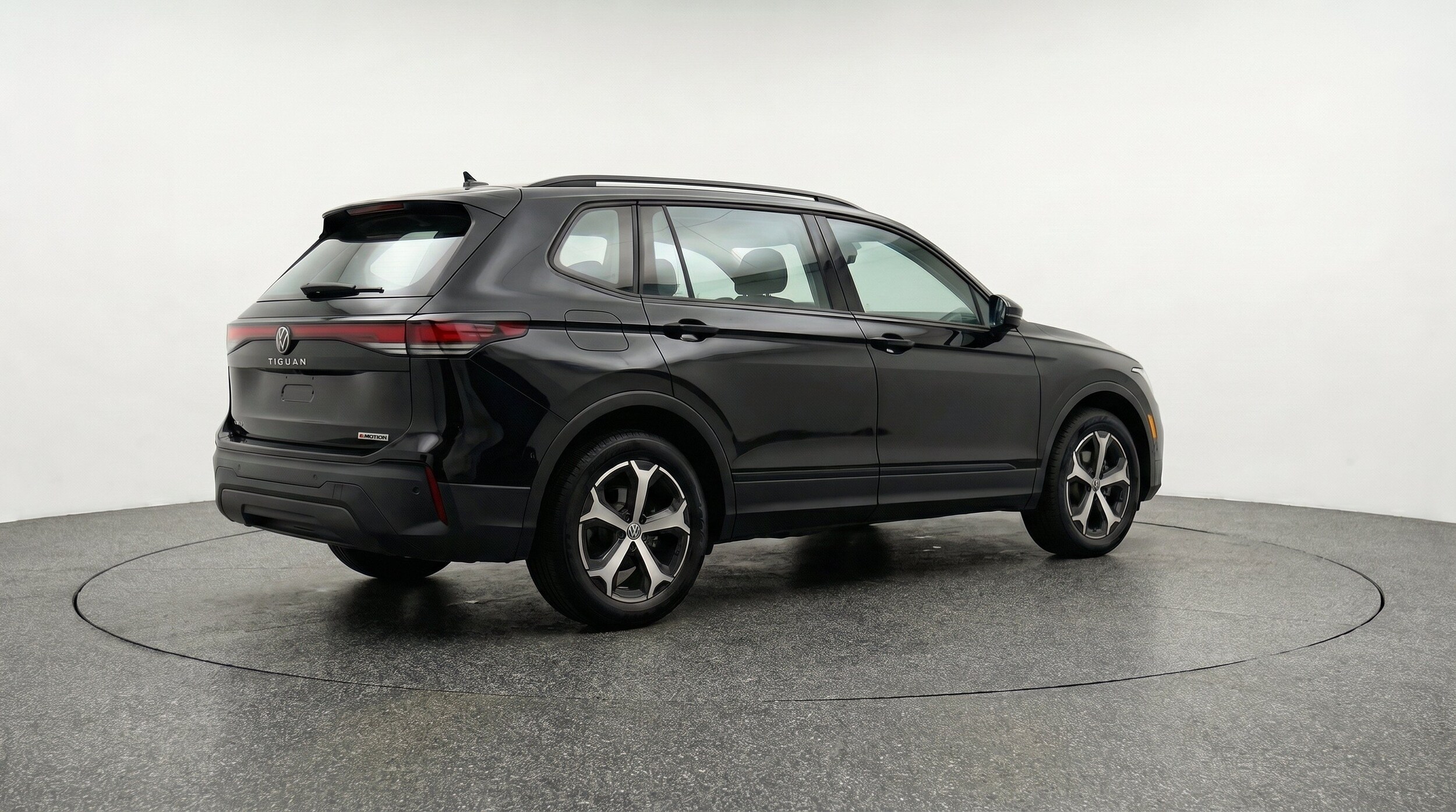 Thumbnail: 2026 Volkswagen Tiguan - 9