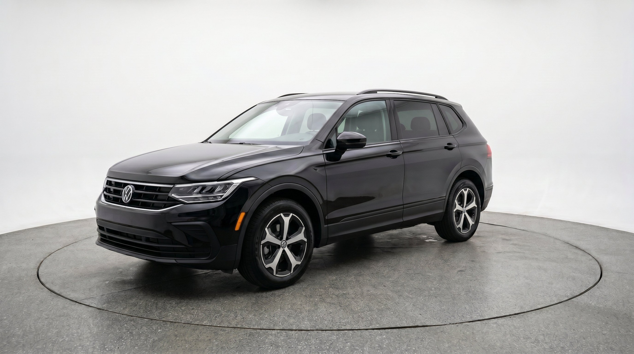 Thumbnail: 2026 Volkswagen Tiguan - 3