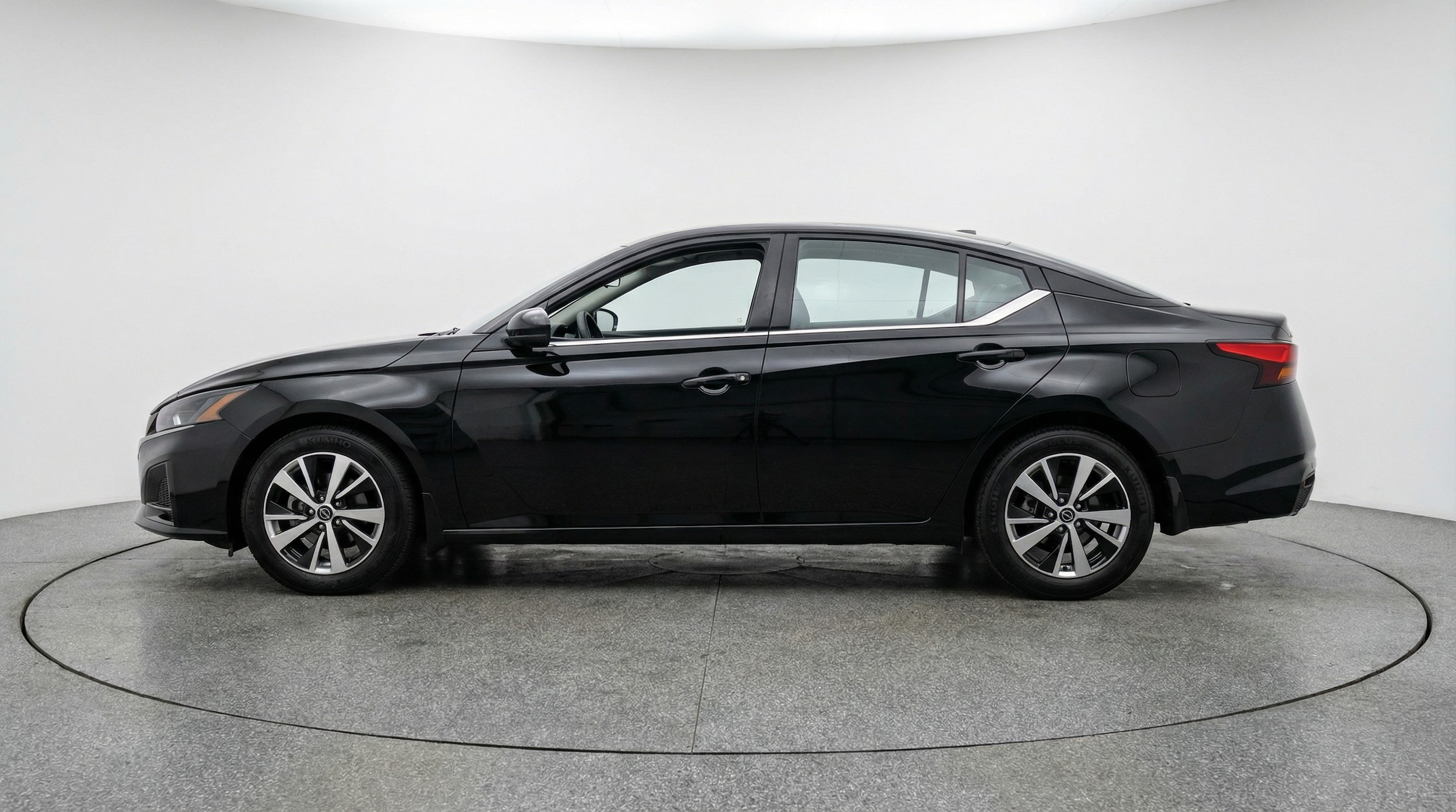 Thumbnail: 2025 Nissan Altima - 4