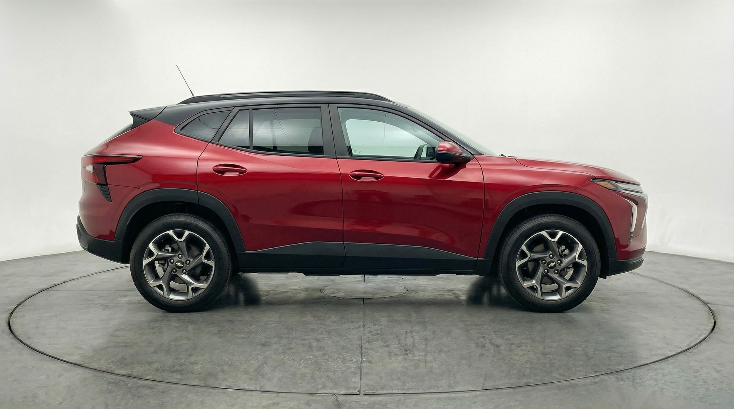 Thumbnail: 2025 Chevrolet Trax - 8