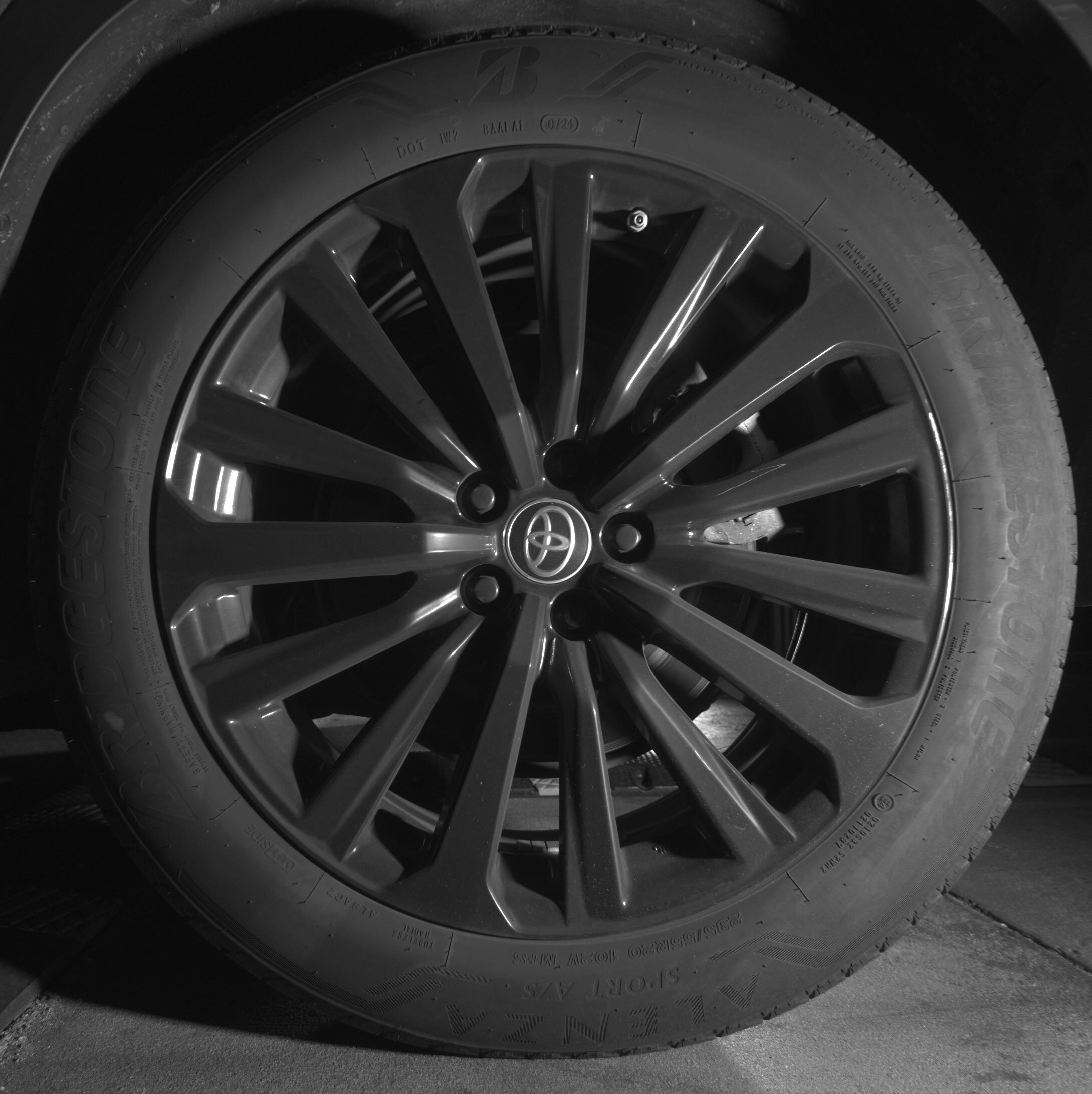 Thumbnail: 2024 Toyota Highlander - 11