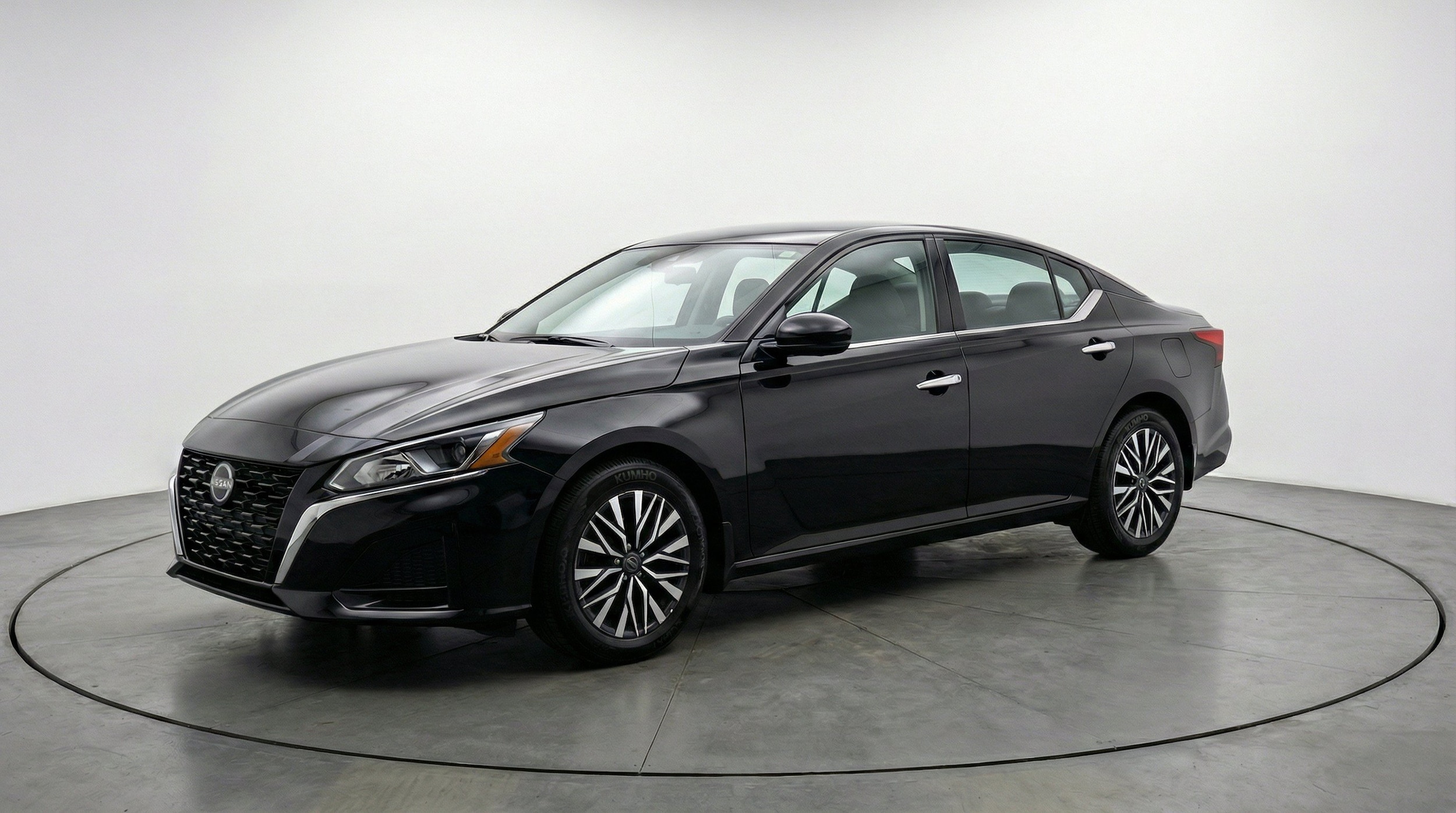 Thumbnail: 2025 Nissan Altima - 3