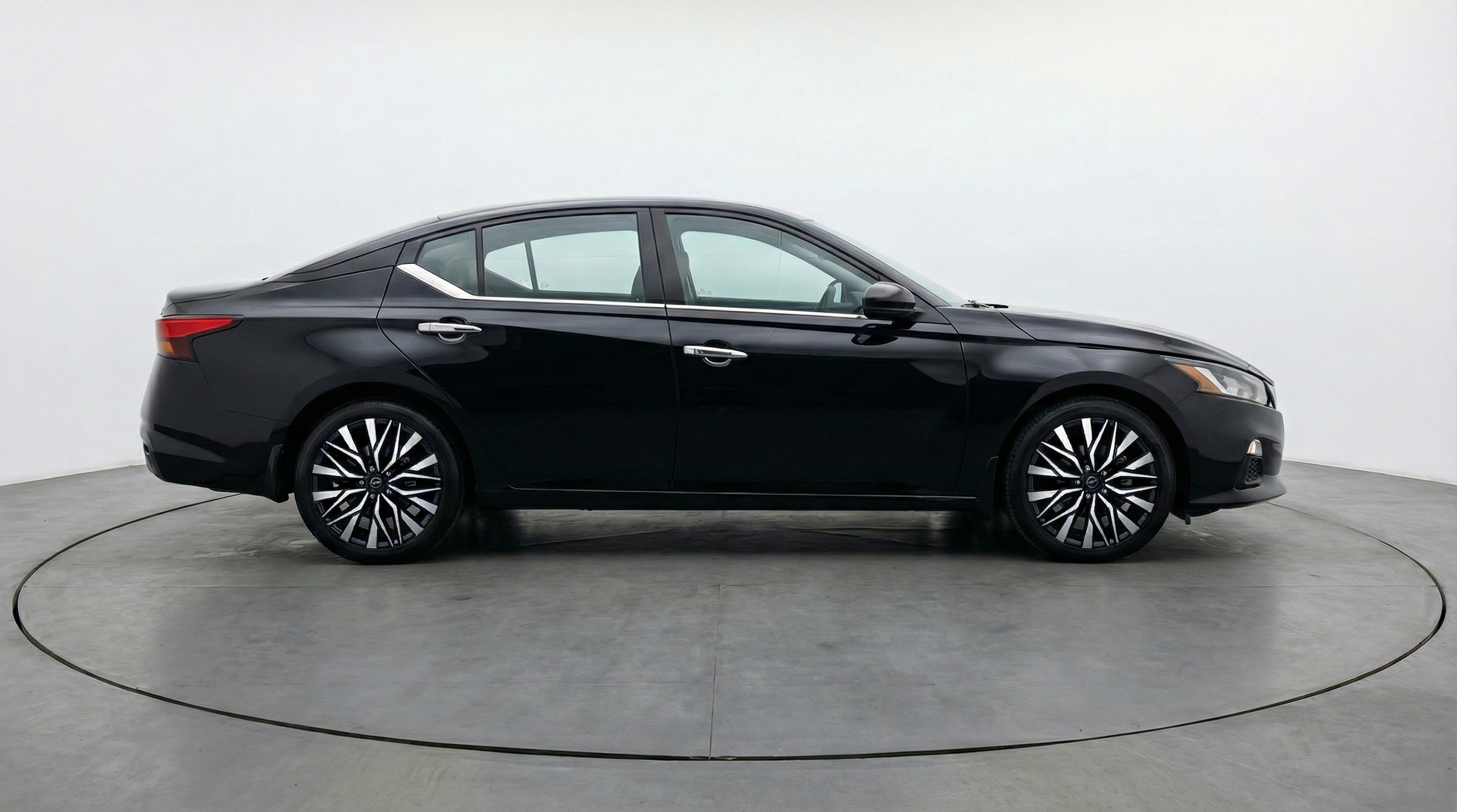 Thumbnail: 2025 Nissan Altima - 8