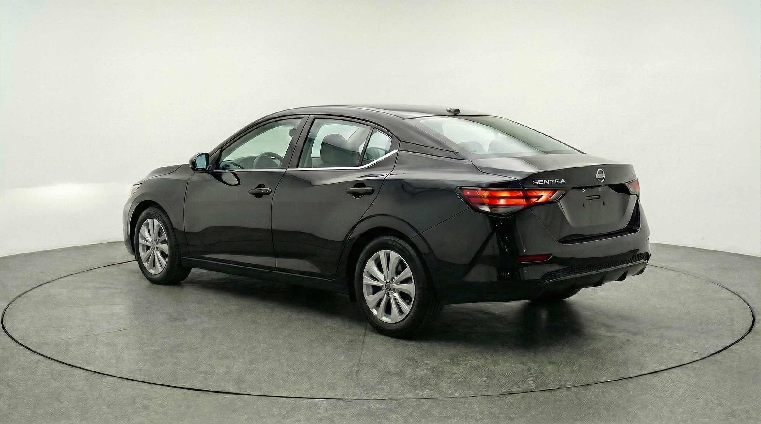 Thumbnail: 2025 Nissan Sentra - 5