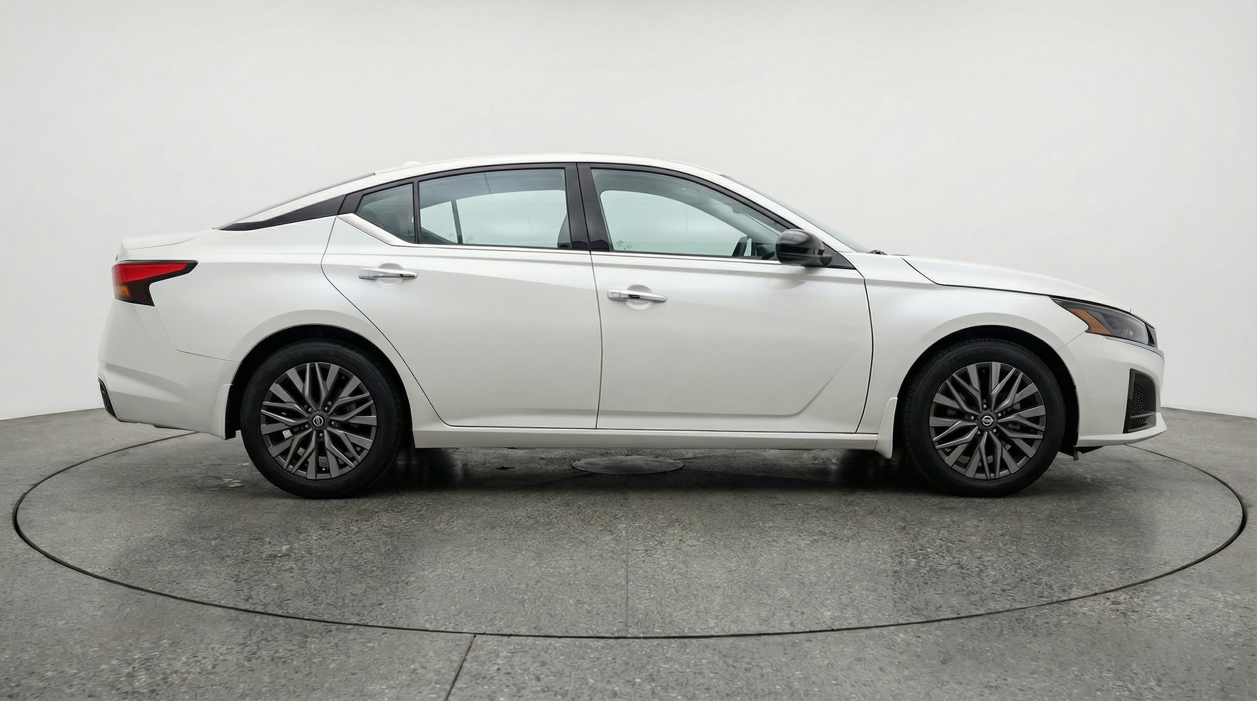 Thumbnail: 2025 Nissan Altima - 8