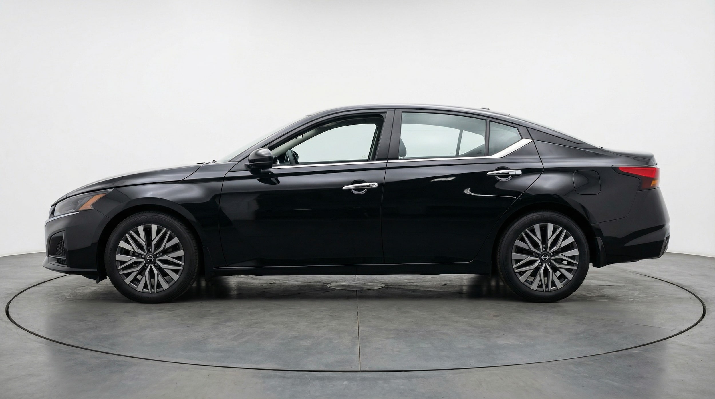 Thumbnail: 2025 Nissan Altima - 4