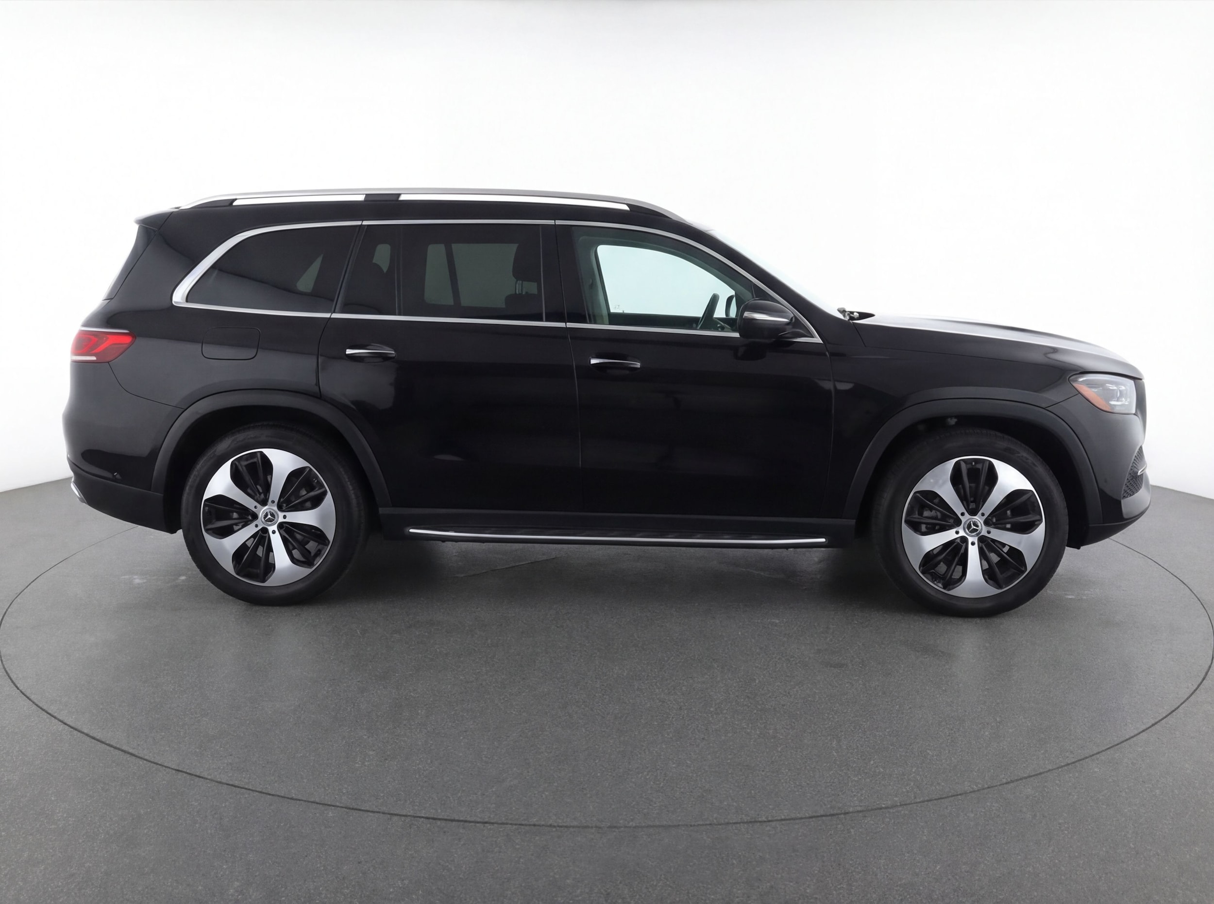 Thumbnail: 2025 Mercedes-Benz GLB - 8