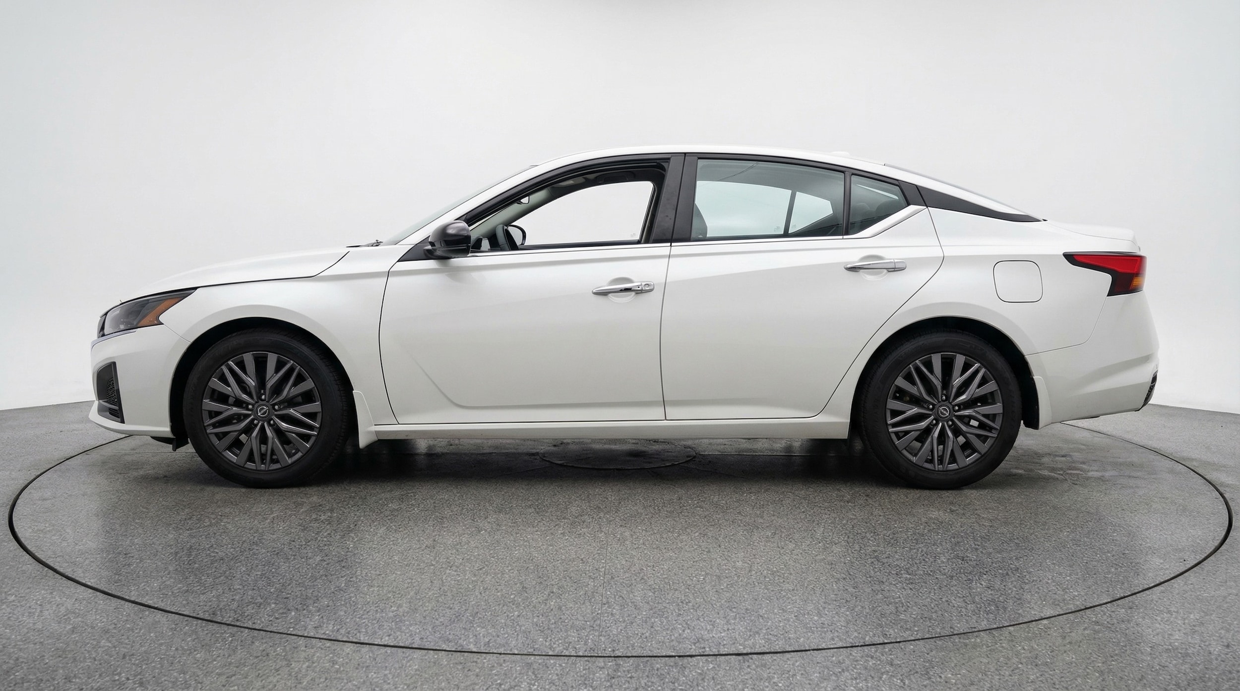 Thumbnail: 2025 Nissan Altima - 4